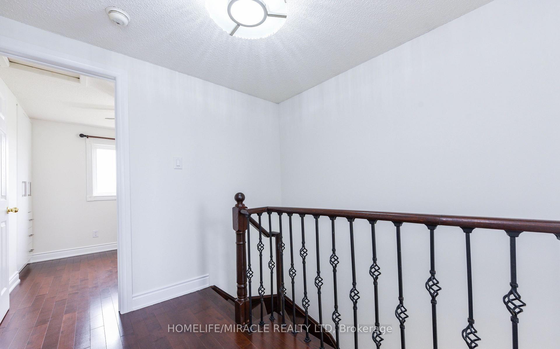 Photo 30 of 40 Calmist Crescent, Brampton, Fletcher's West — HOMEH