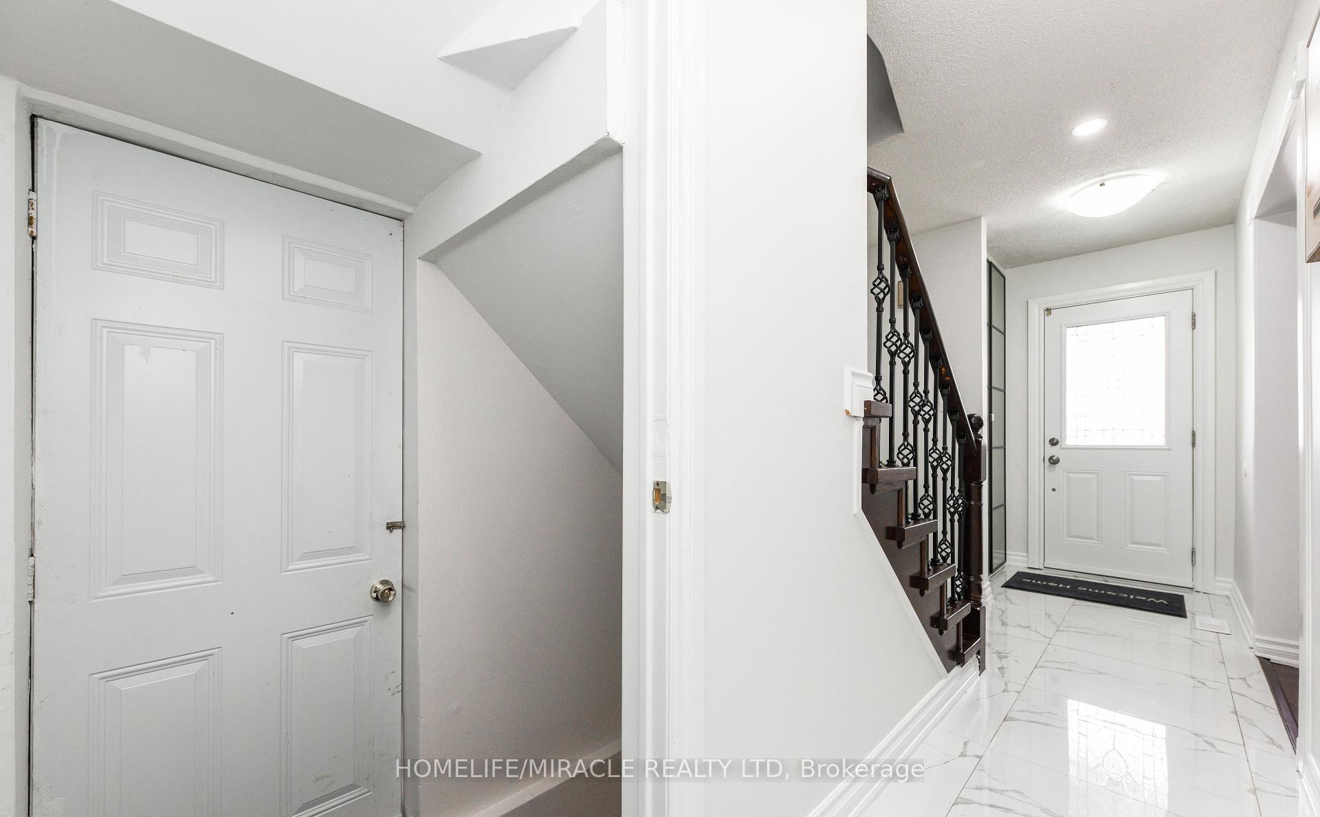 Photo 27 of 40 Calmist Crescent, Brampton, Fletcher's West — HOMEH