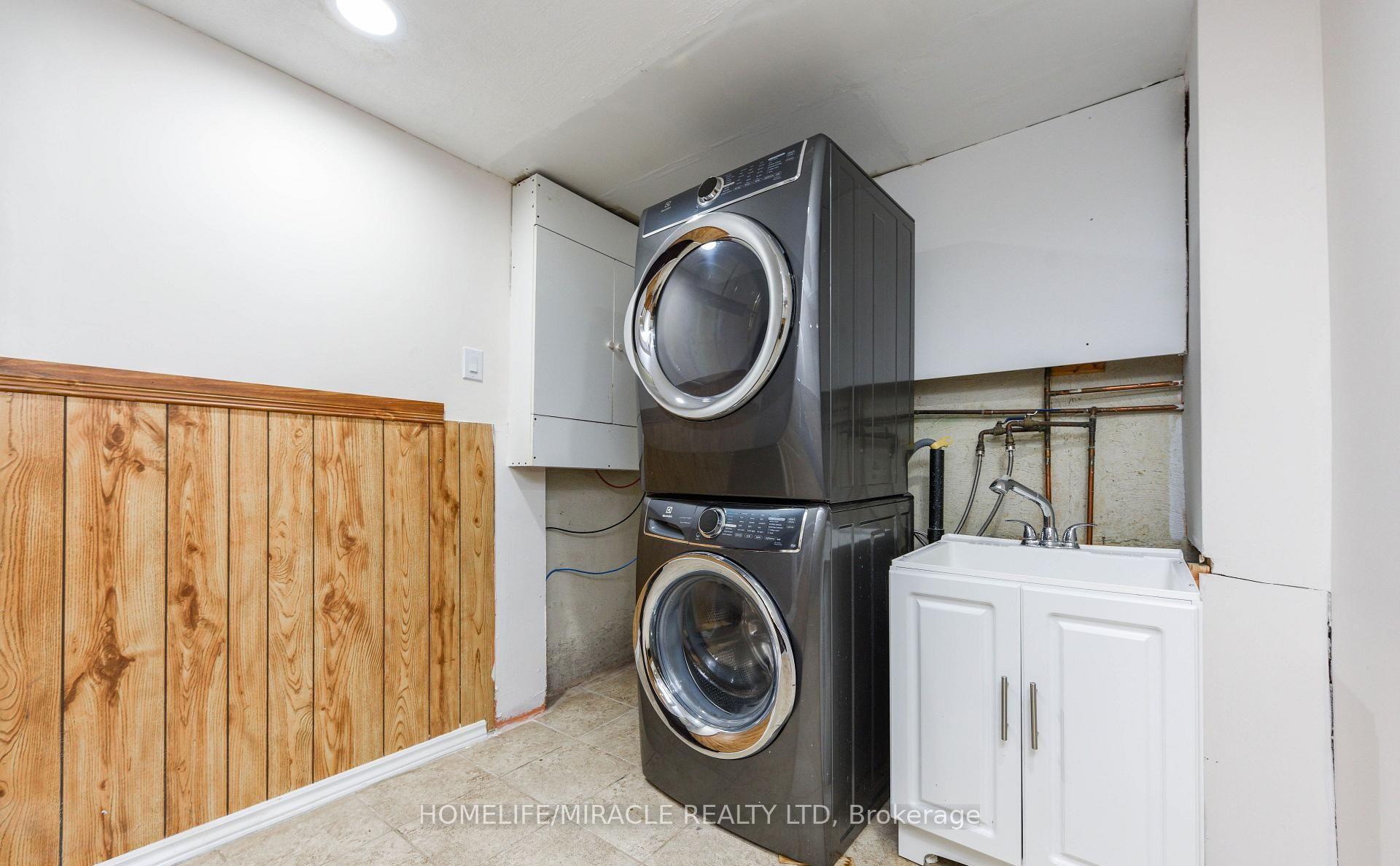 Photo 33 of 40 Calmist Crescent, Brampton, Fletcher's West — HOMEH