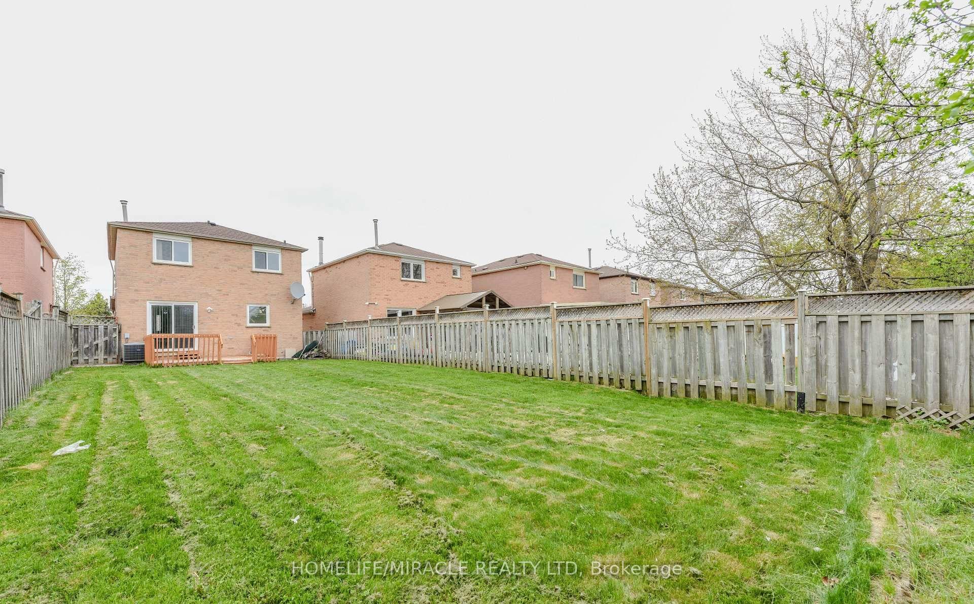 Photo 36 of 40 Calmist Crescent, Brampton, Fletcher's West — HOMEH