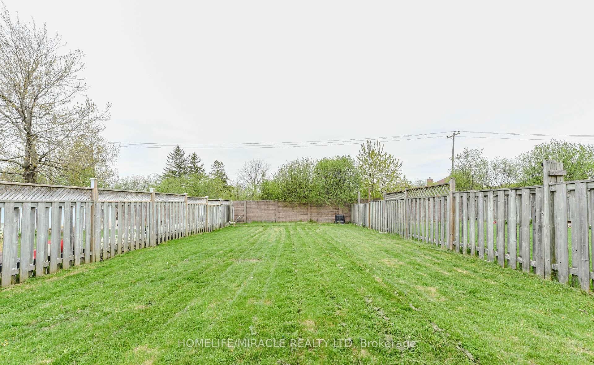 Photo 32 of 40 Calmist Crescent, Brampton, Fletcher's West — HOMEH