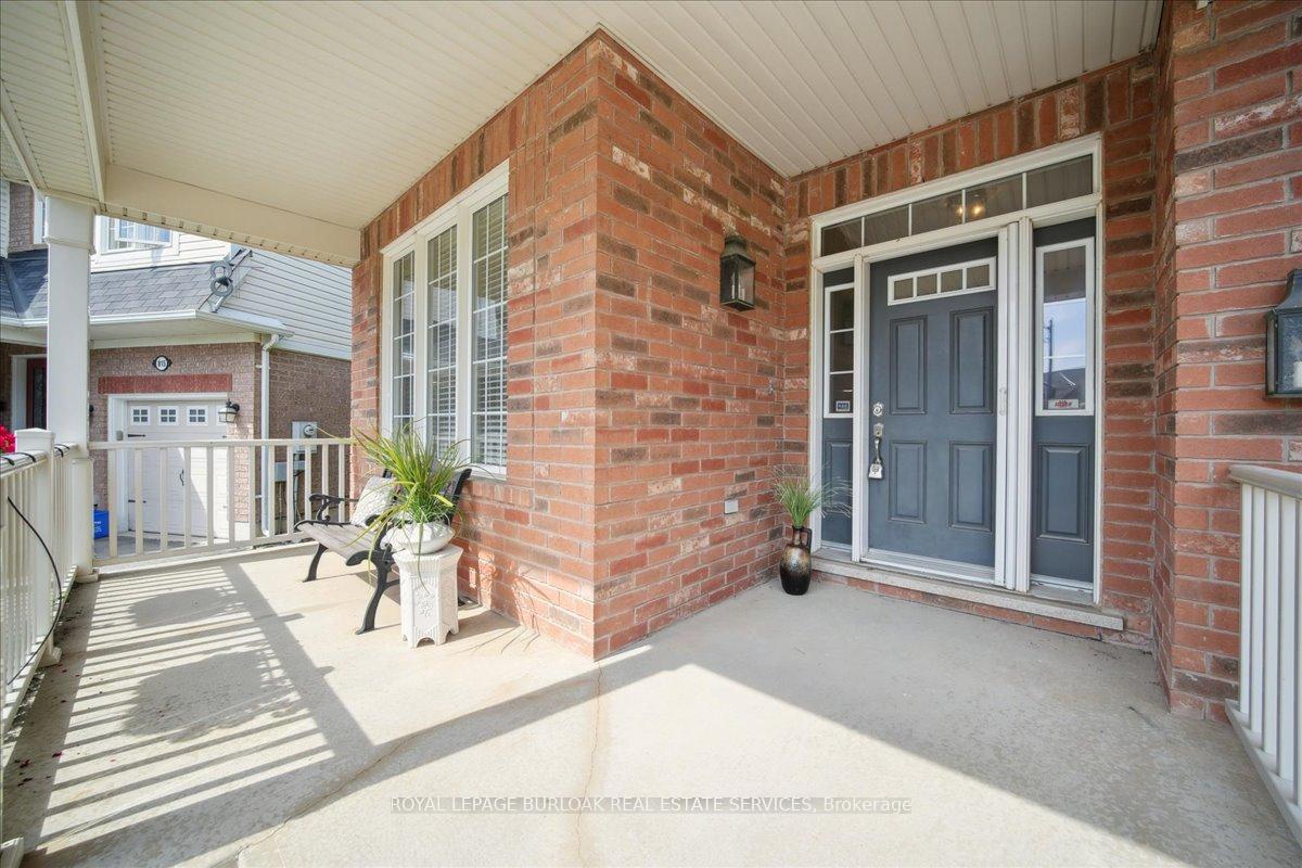 Photo 2 of 819 Howden Crescent, Milton, Coates — HOMEH