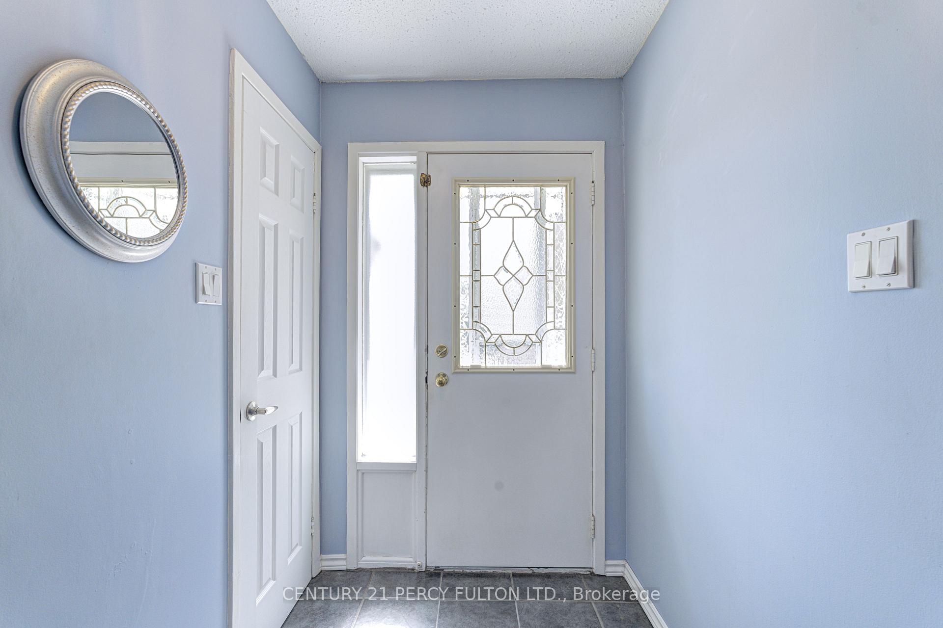 Photo 5 of 212 Royal Salisbury Way, Brampton, Madoc — HOMEH