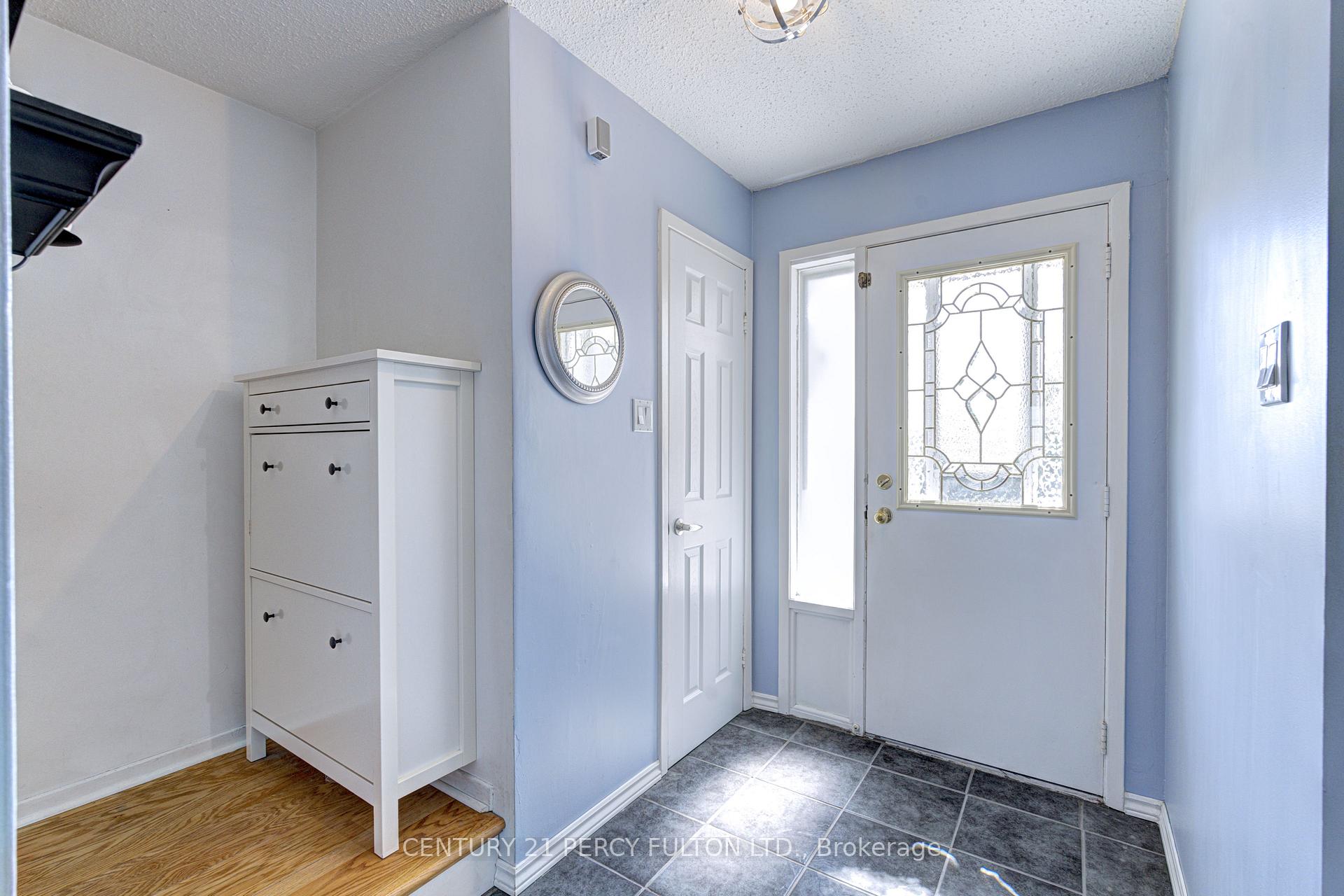 Photo 3 of 212 Royal Salisbury Way, Brampton, Madoc — HOMEH