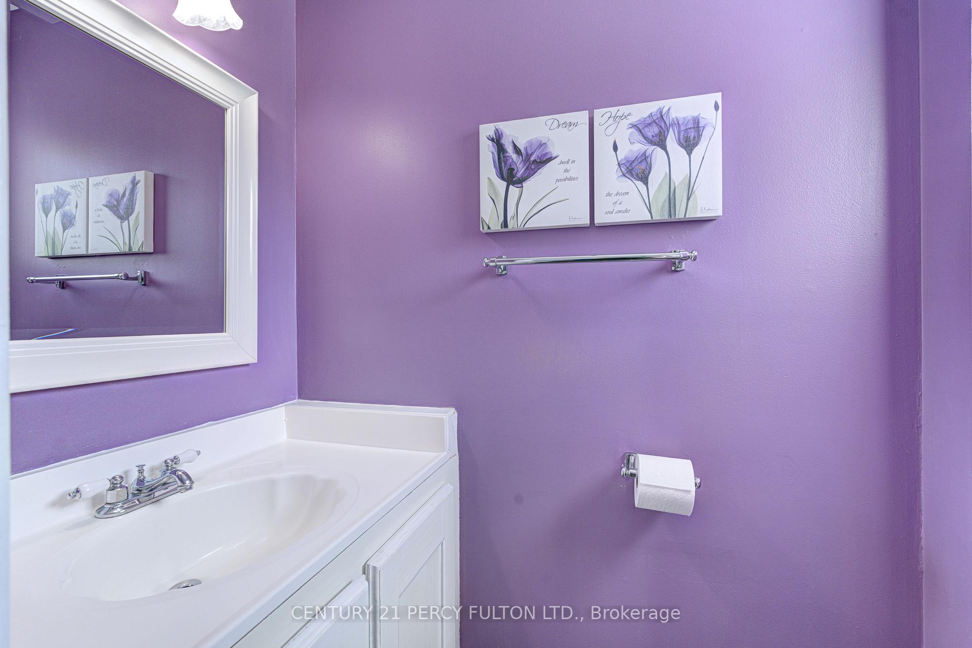 Photo 10 of 212 Royal Salisbury Way, Brampton, Madoc — HOMEH