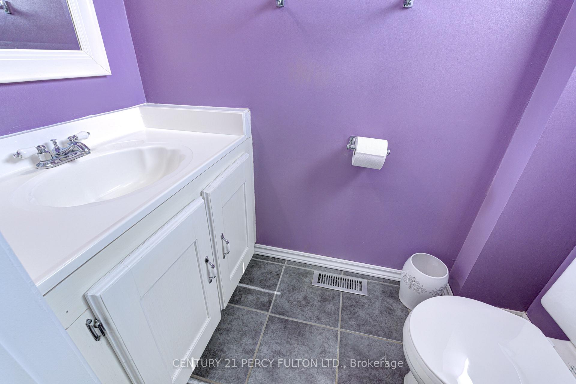 Photo 14 of 212 Royal Salisbury Way, Brampton, Madoc — HOMEH