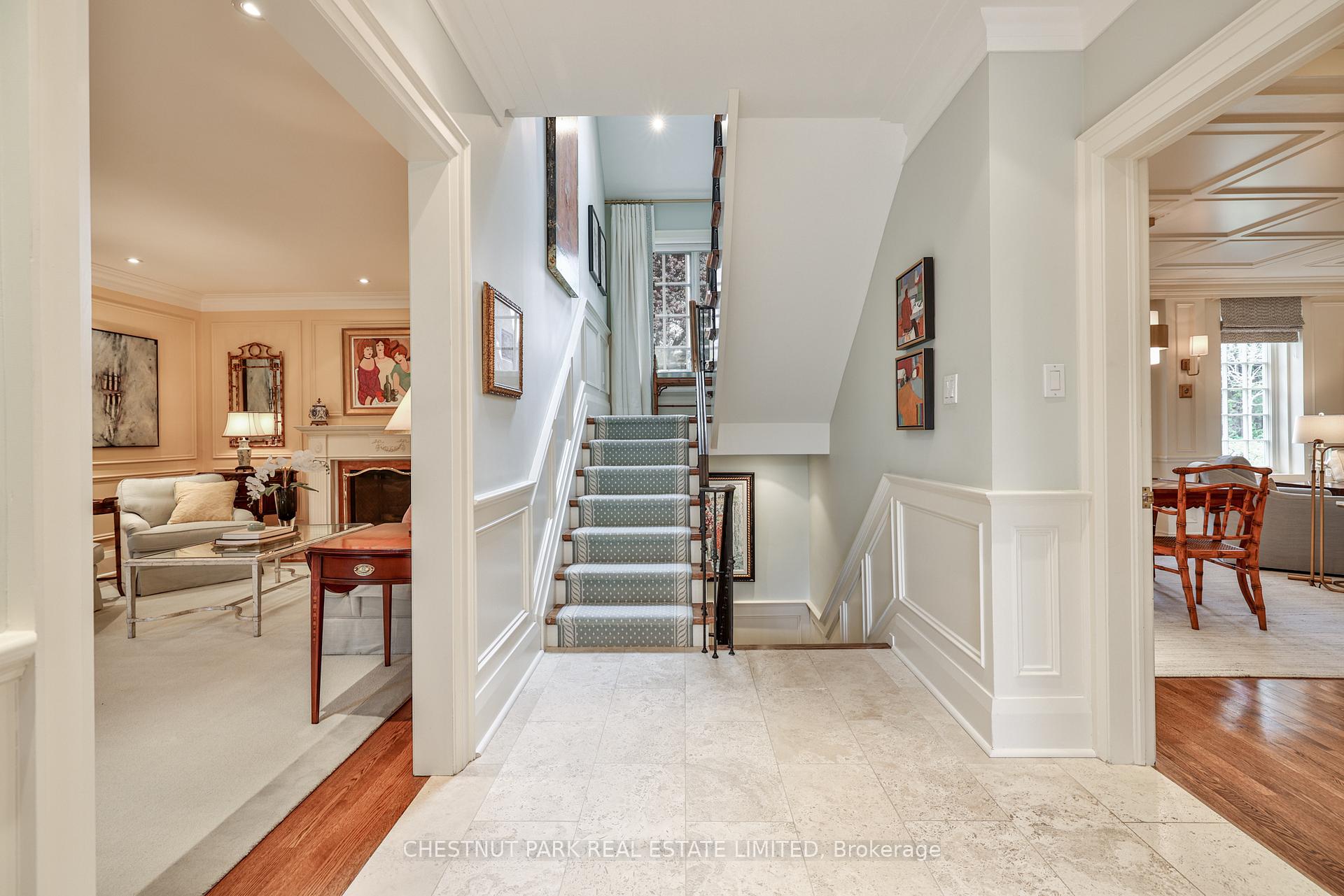 Photo 3 of 10 Weybourne Crescent, Toronto, Lawrence Park South — HOMEH