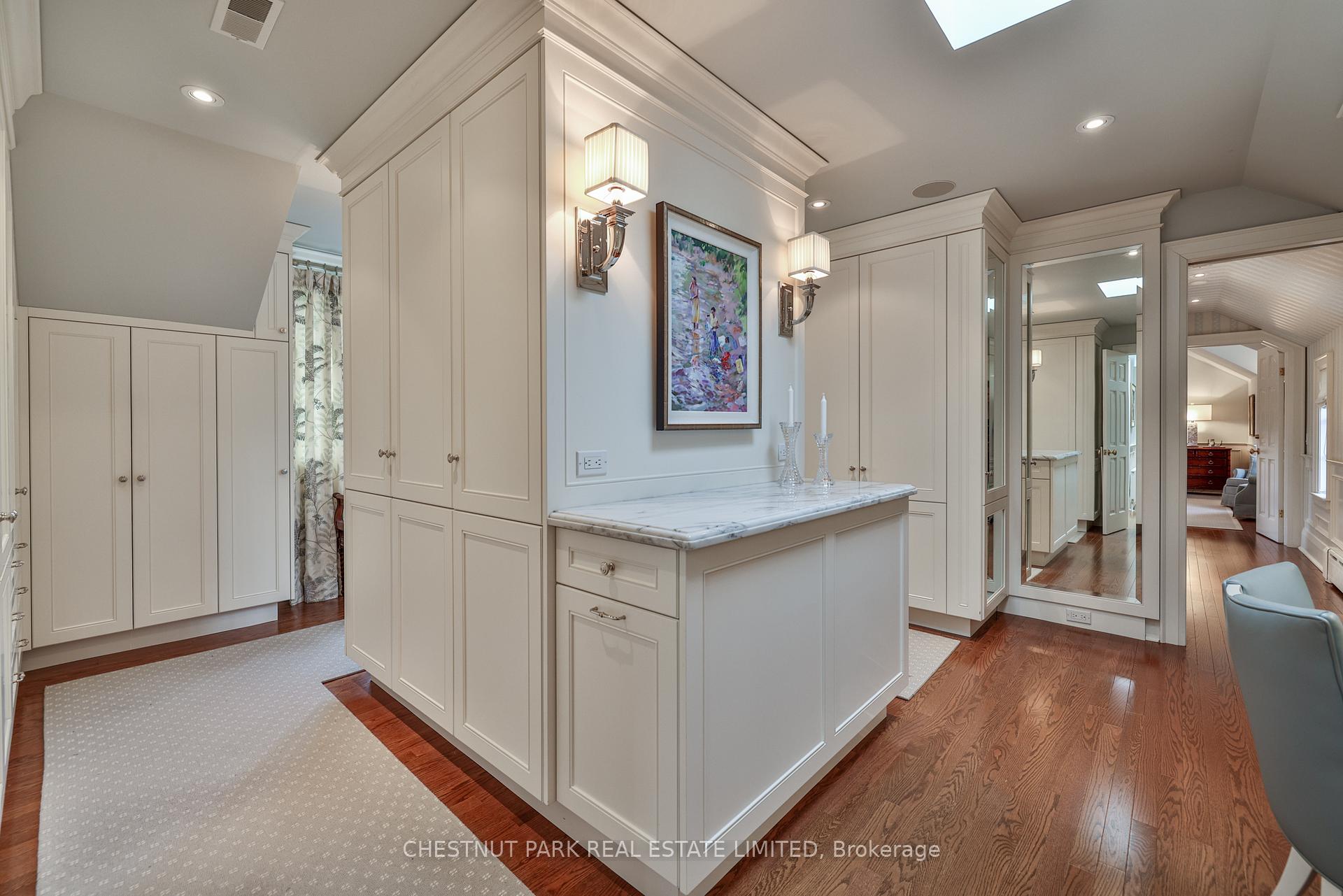 Photo 7 of 10 Weybourne Crescent, Toronto, Lawrence Park South — HOMEH