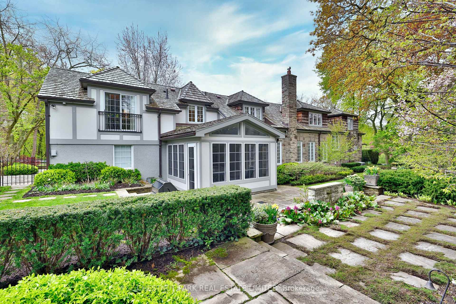 Photo 34 of 10 Weybourne Crescent, Toronto, Lawrence Park South — HOMEH