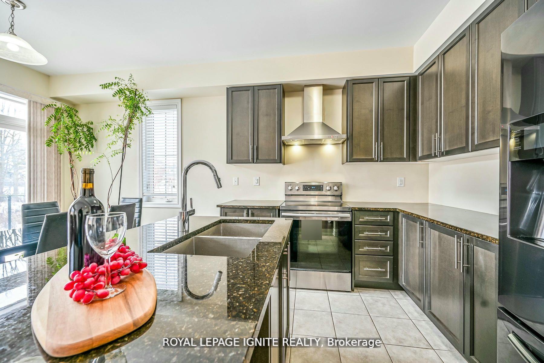 Photo 2 of 20 Queen Mary Boulevard, Hamilton, Stoney Creek Mountain — HOMEH