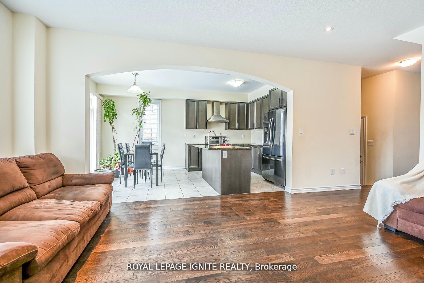 Photo 8 of 20 Queen Mary Boulevard, Hamilton, Stoney Creek Mountain — HOMEH