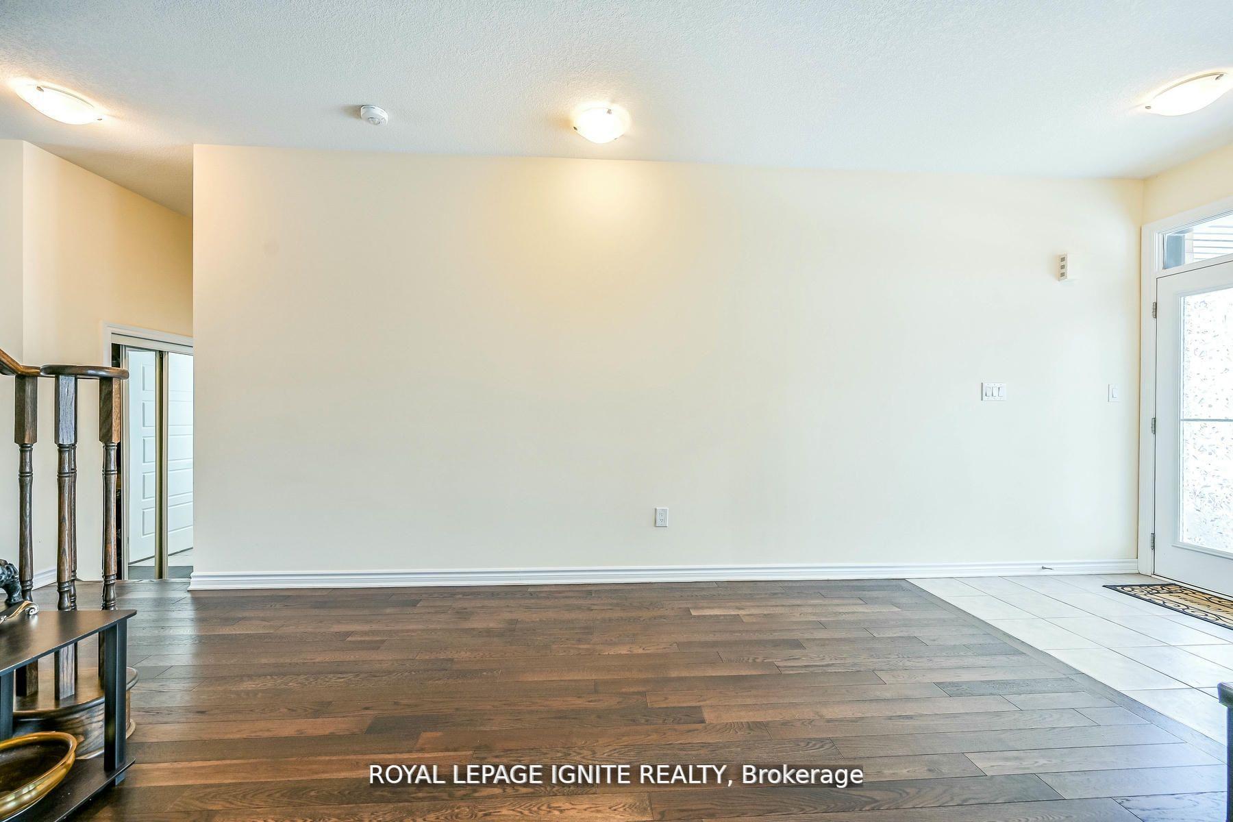 Photo 12 of 20 Queen Mary Boulevard, Hamilton, Stoney Creek Mountain — HOMEH