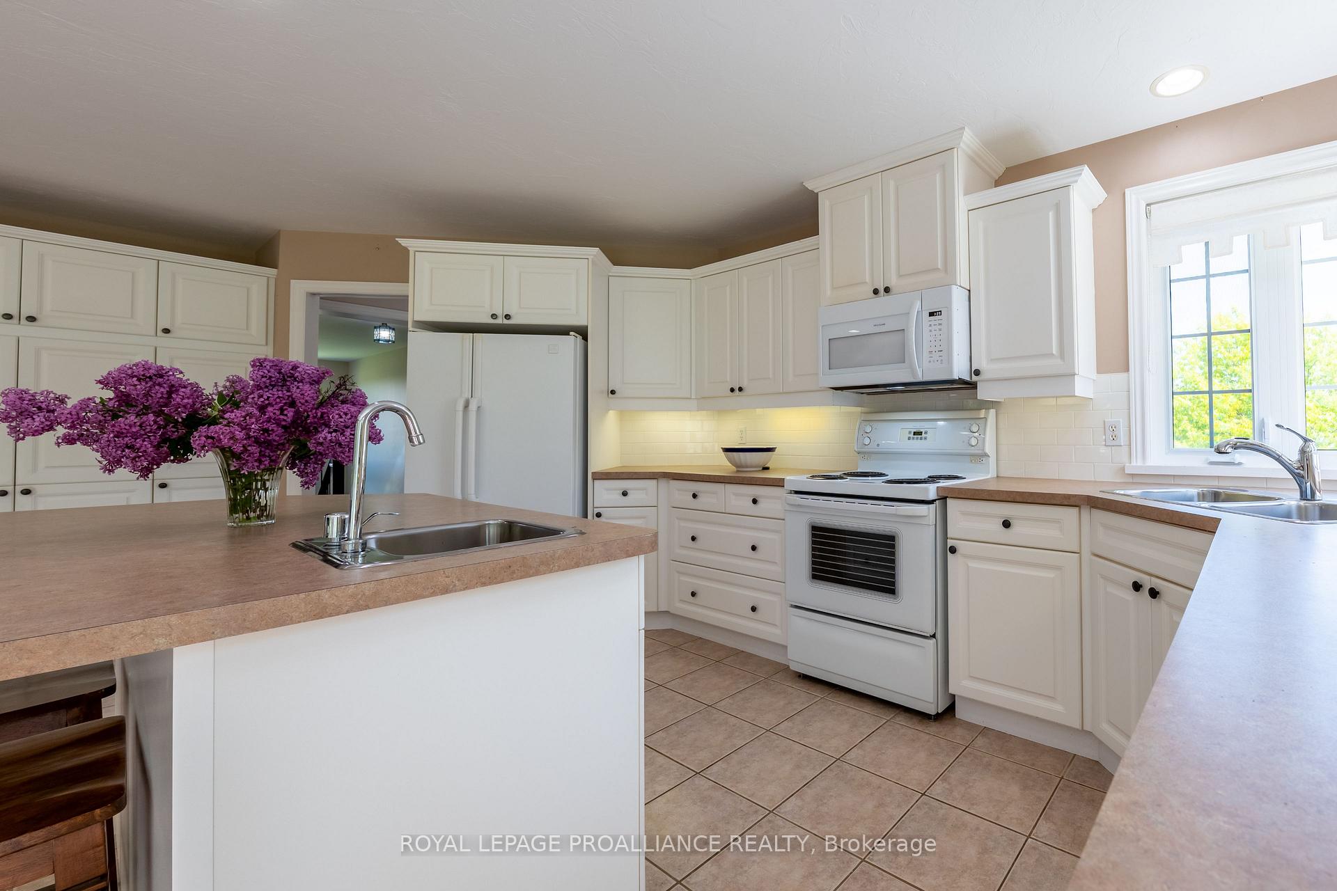 Photo 3 of 480 Vermilyea Road, Quinte West, Sidney Ward — HOMEH