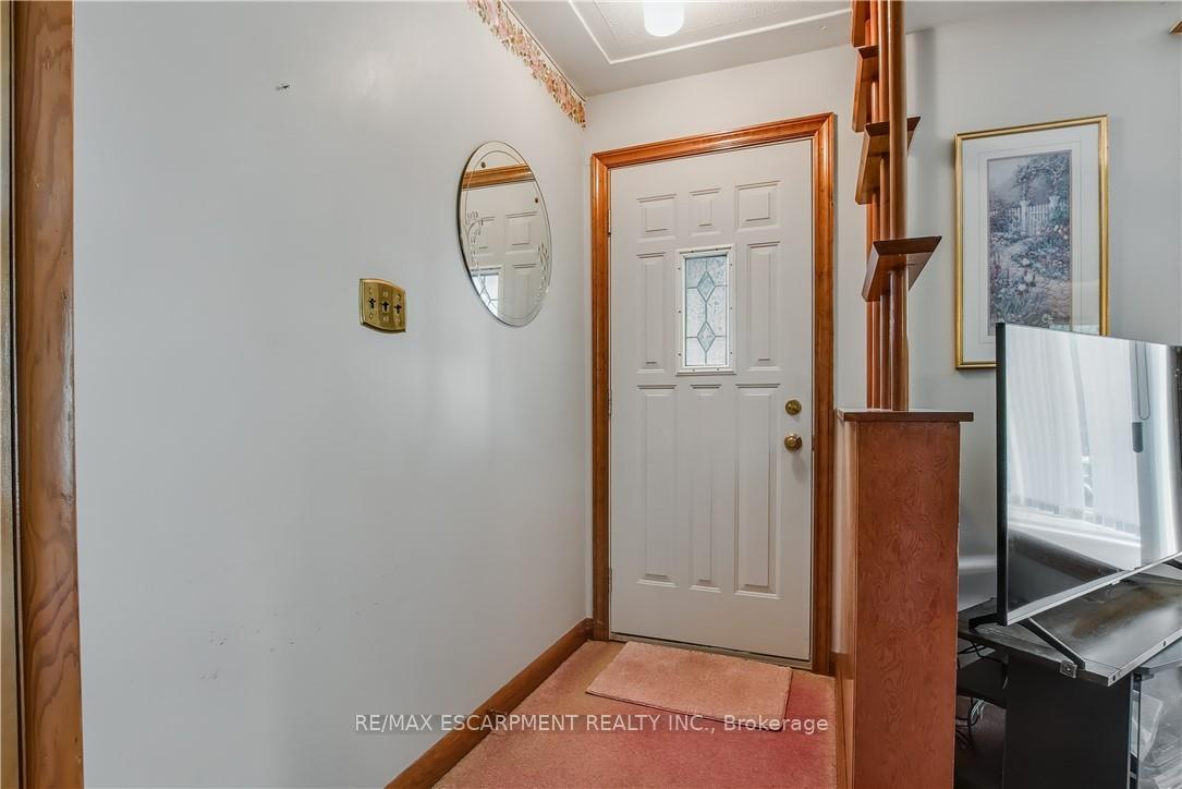 Photo 10 of 9840 Dickenson Road W, Hamilton, Airport Employment Area — HOMEH