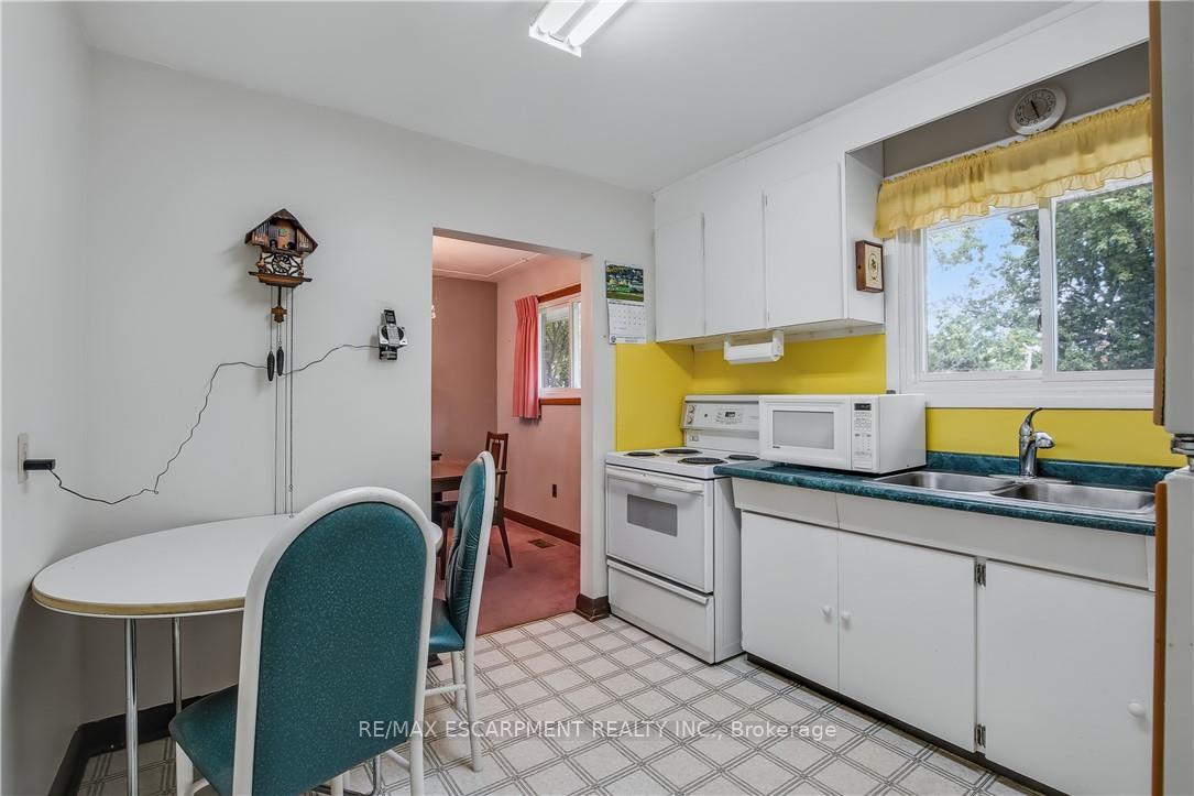 Photo 13 of 9840 Dickenson Road W, Hamilton, Airport Employment Area — HOMEH