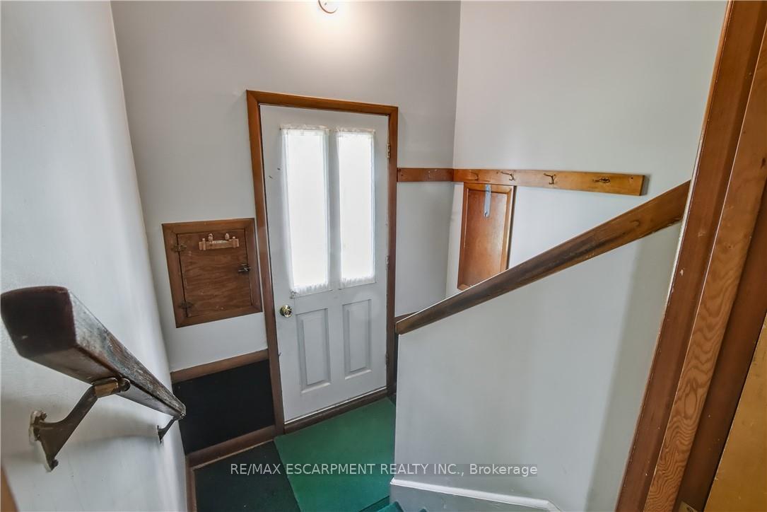 Photo 16 of 9840 Dickenson Road W, Hamilton, Airport Employment Area — HOMEH