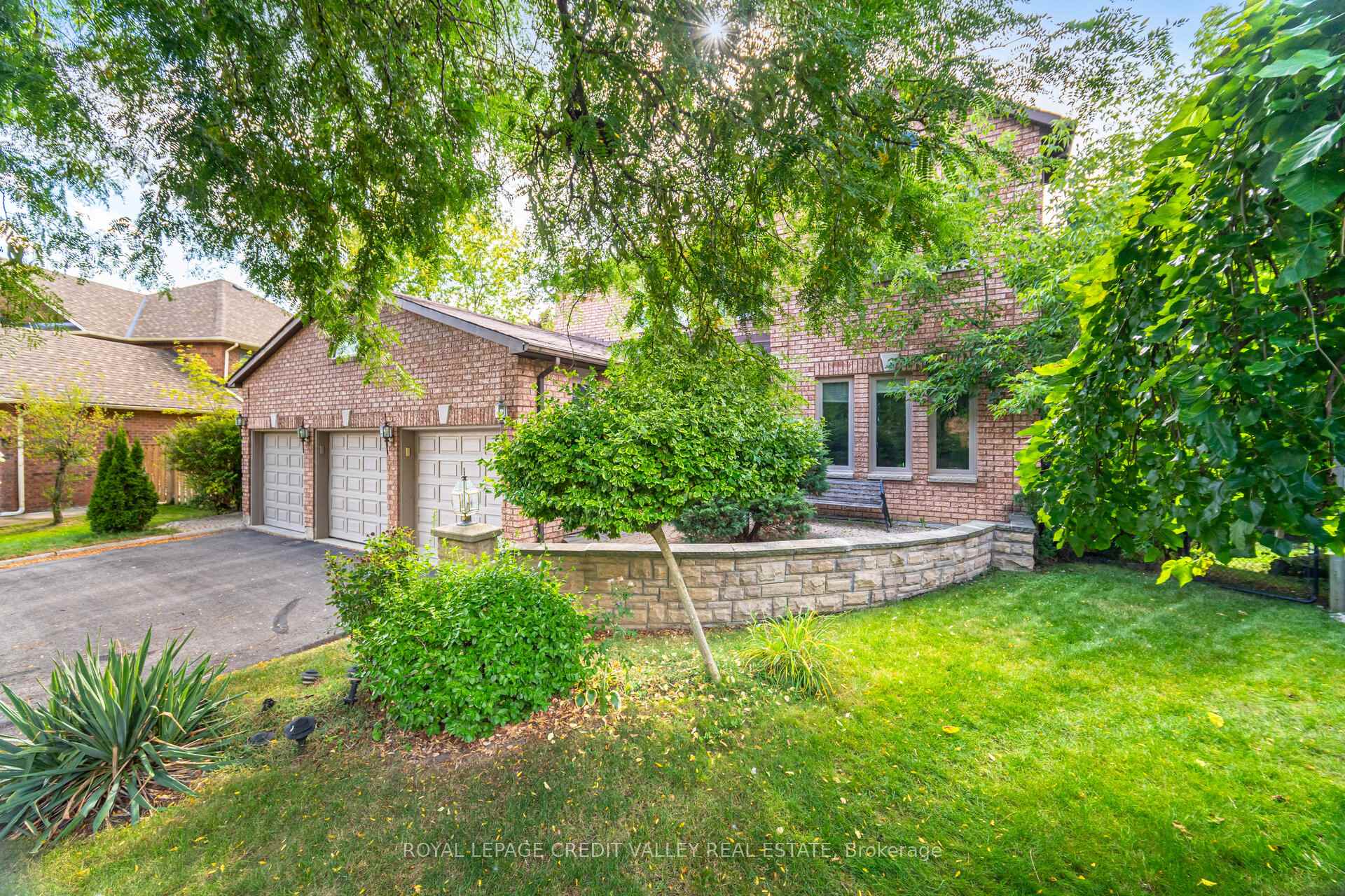 Photo 28 of 14 Starling Court, Brampton, Snelgrove — HOMEH
