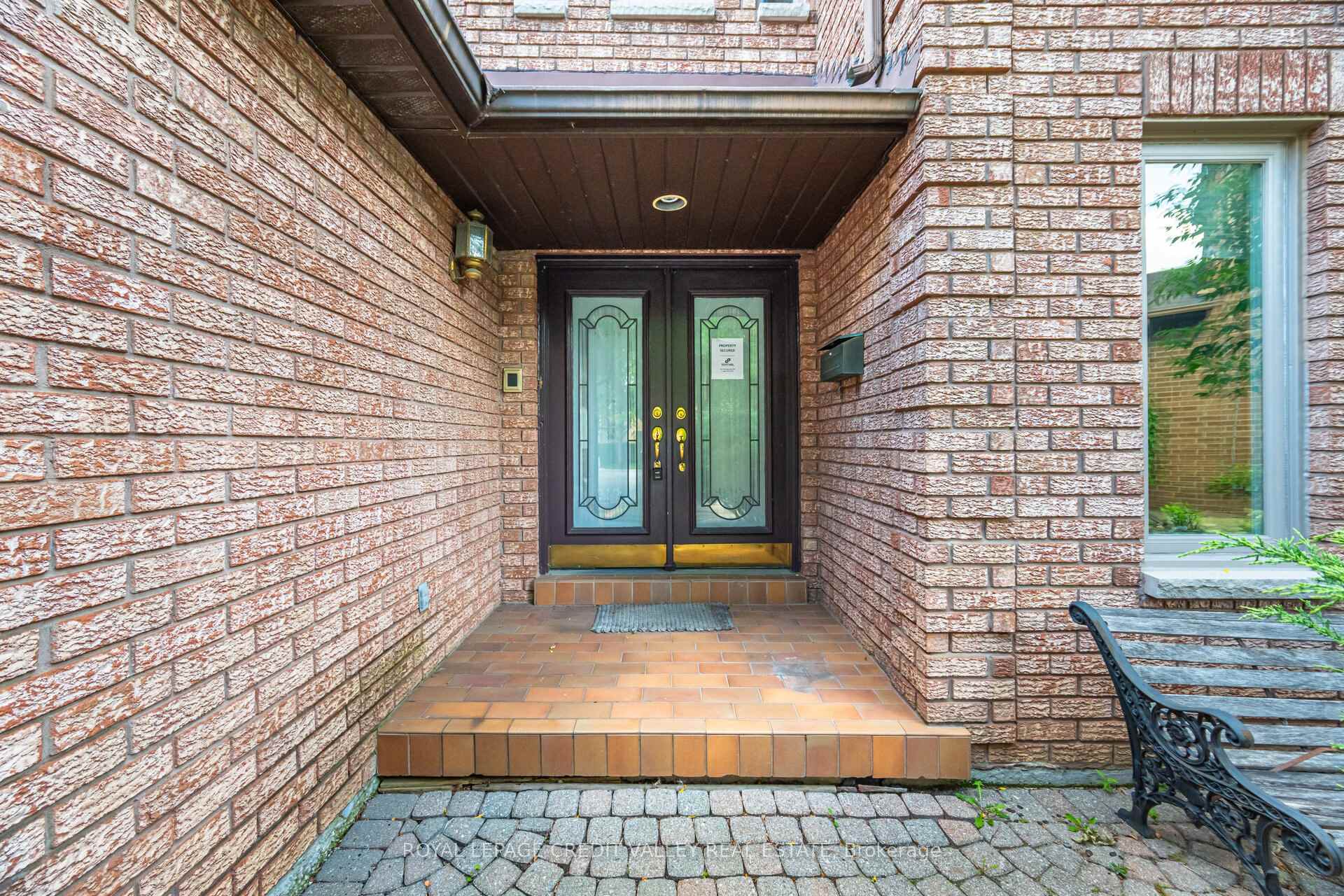 Photo 33 of 14 Starling Court, Brampton, Snelgrove — HOMEH