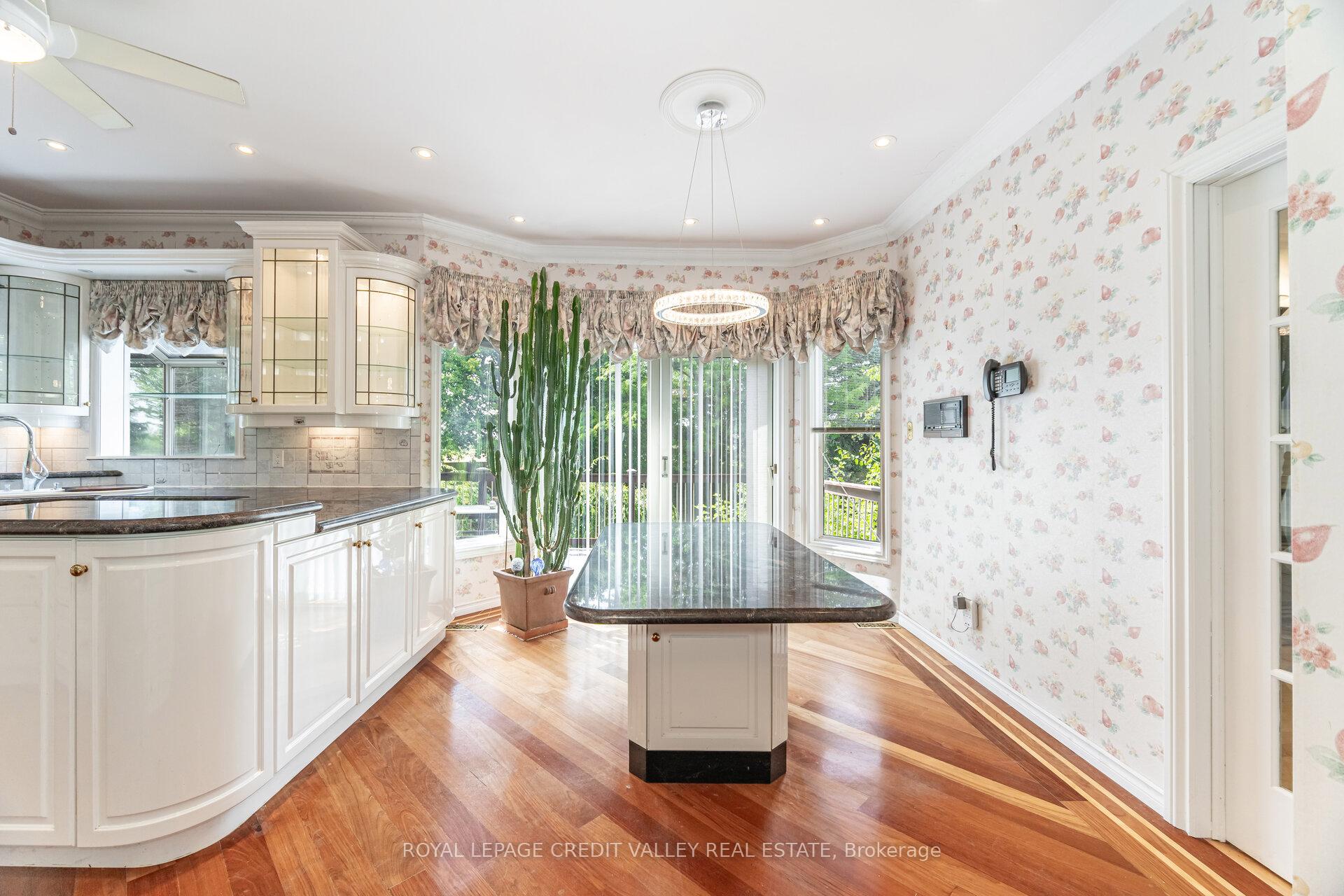 Photo 4 of 14 Starling Court, Brampton, Snelgrove — HOMEH