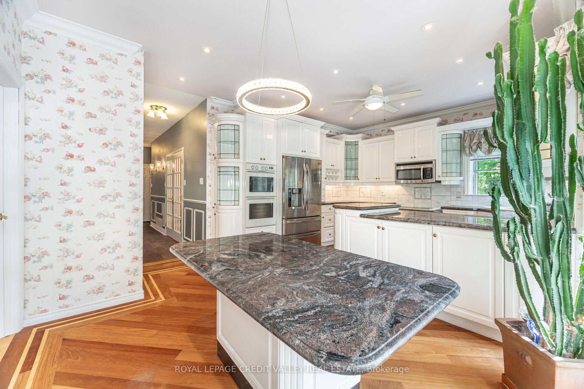 Photo 9 of 14 Starling Court, Brampton, Snelgrove — HOMEH