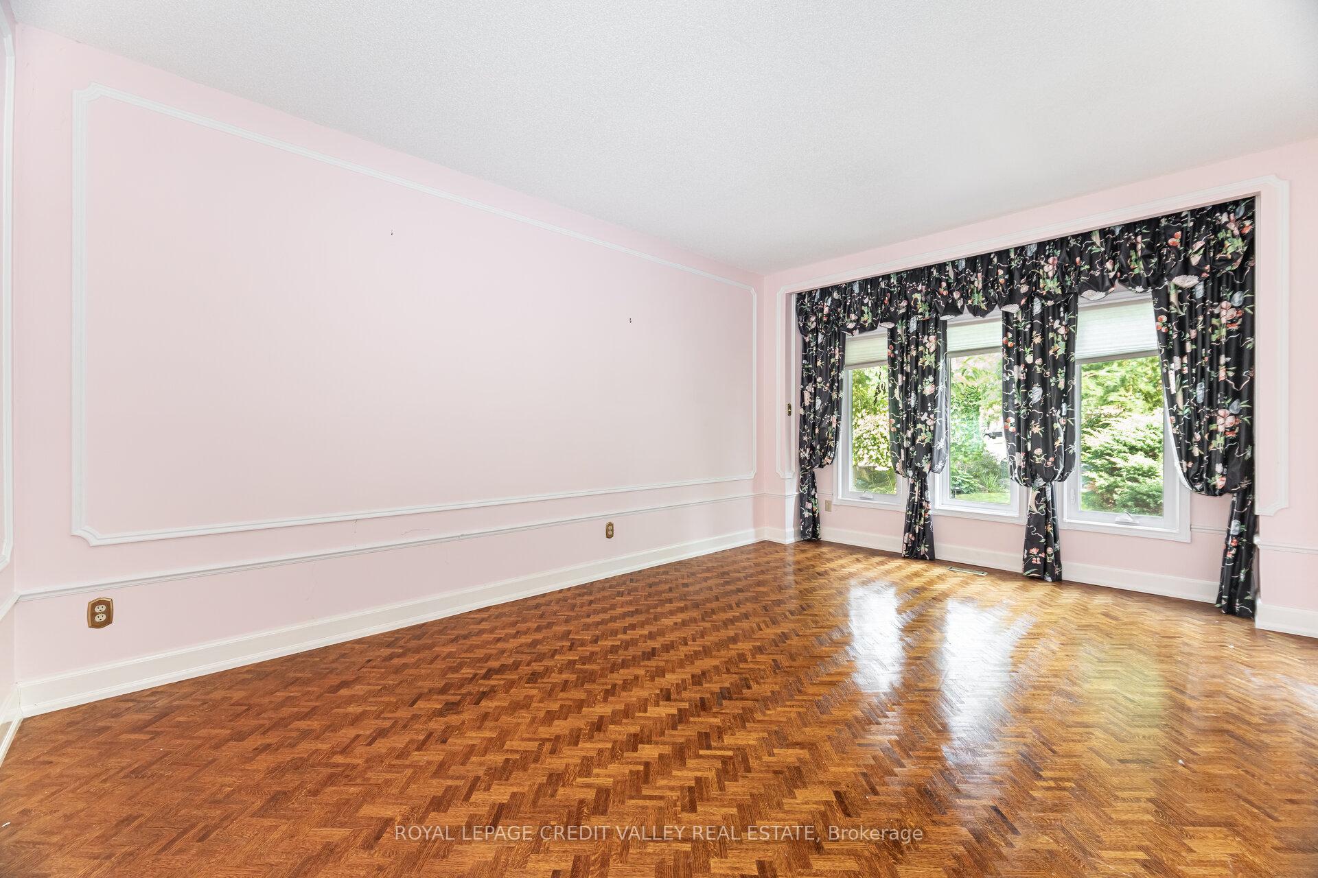 Photo 8 of 14 Starling Court, Brampton, Snelgrove — HOMEH