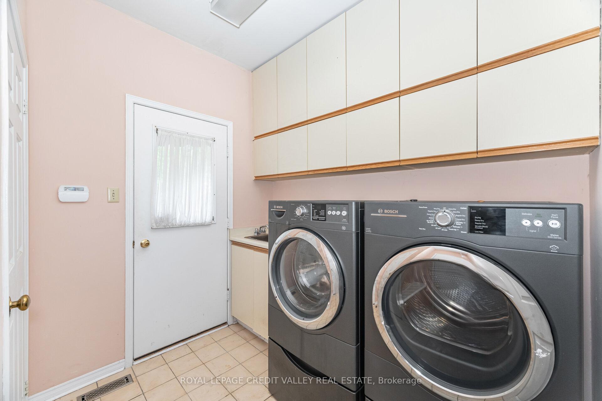 Photo 16 of 14 Starling Court, Brampton, Snelgrove — HOMEH