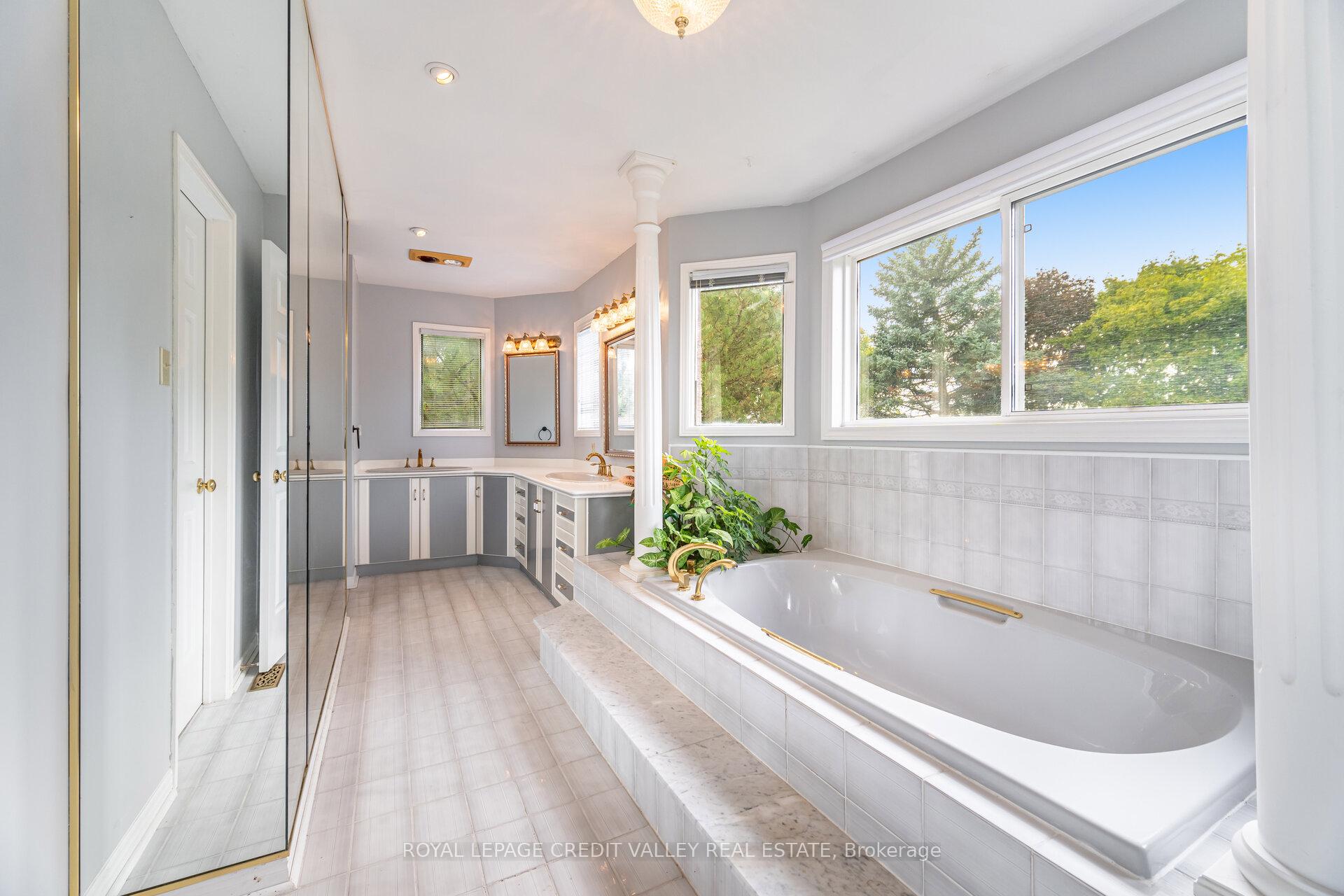 Photo 13 of 14 Starling Court, Brampton, Snelgrove — HOMEH