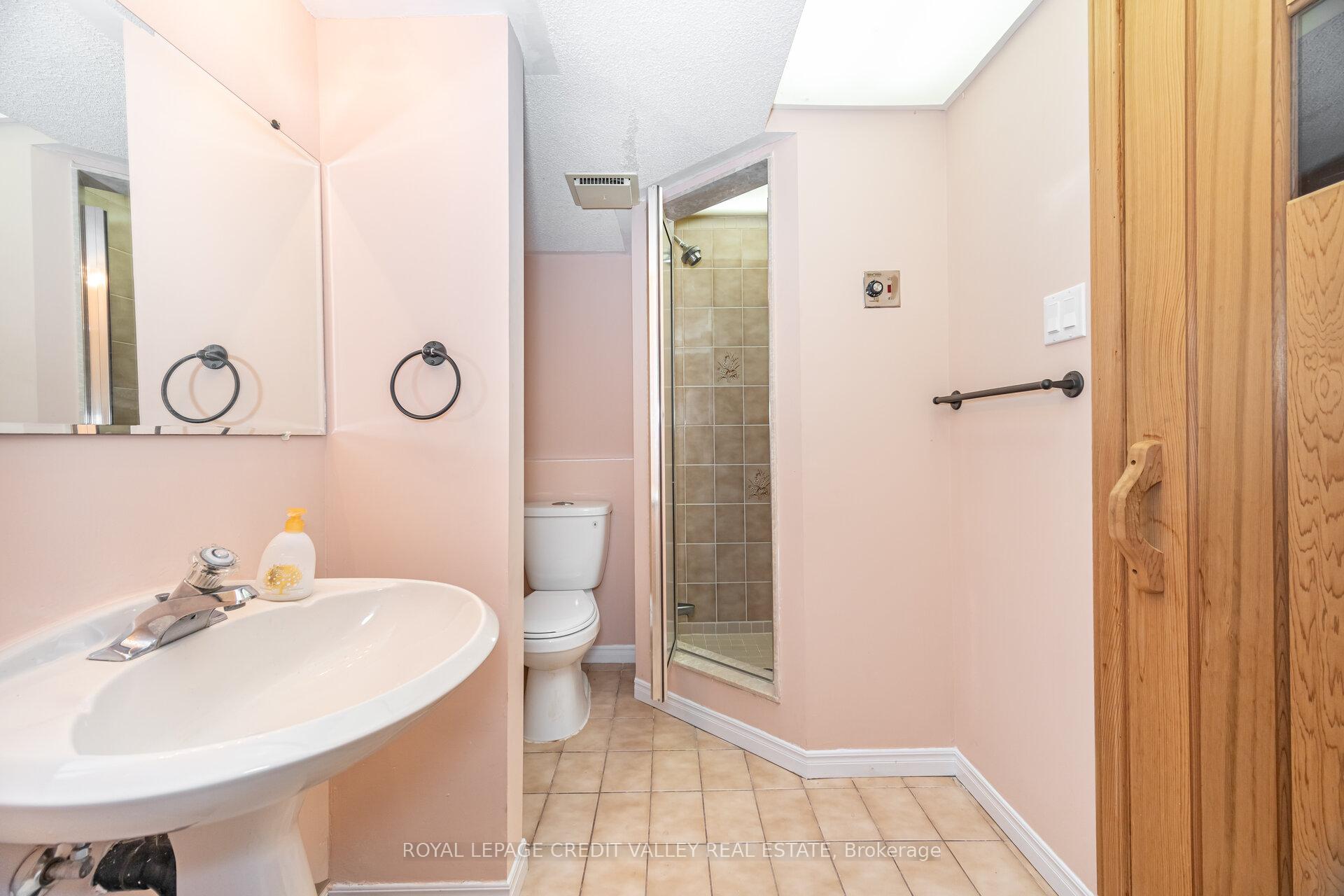 Photo 12 of 14 Starling Court, Brampton, Snelgrove — HOMEH