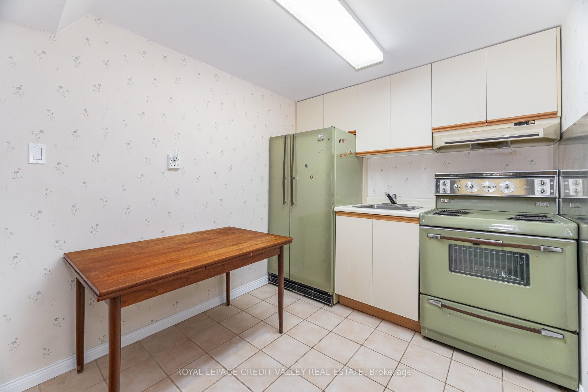 Photo 36 of 14 Starling Court, Brampton, Snelgrove — HOMEH