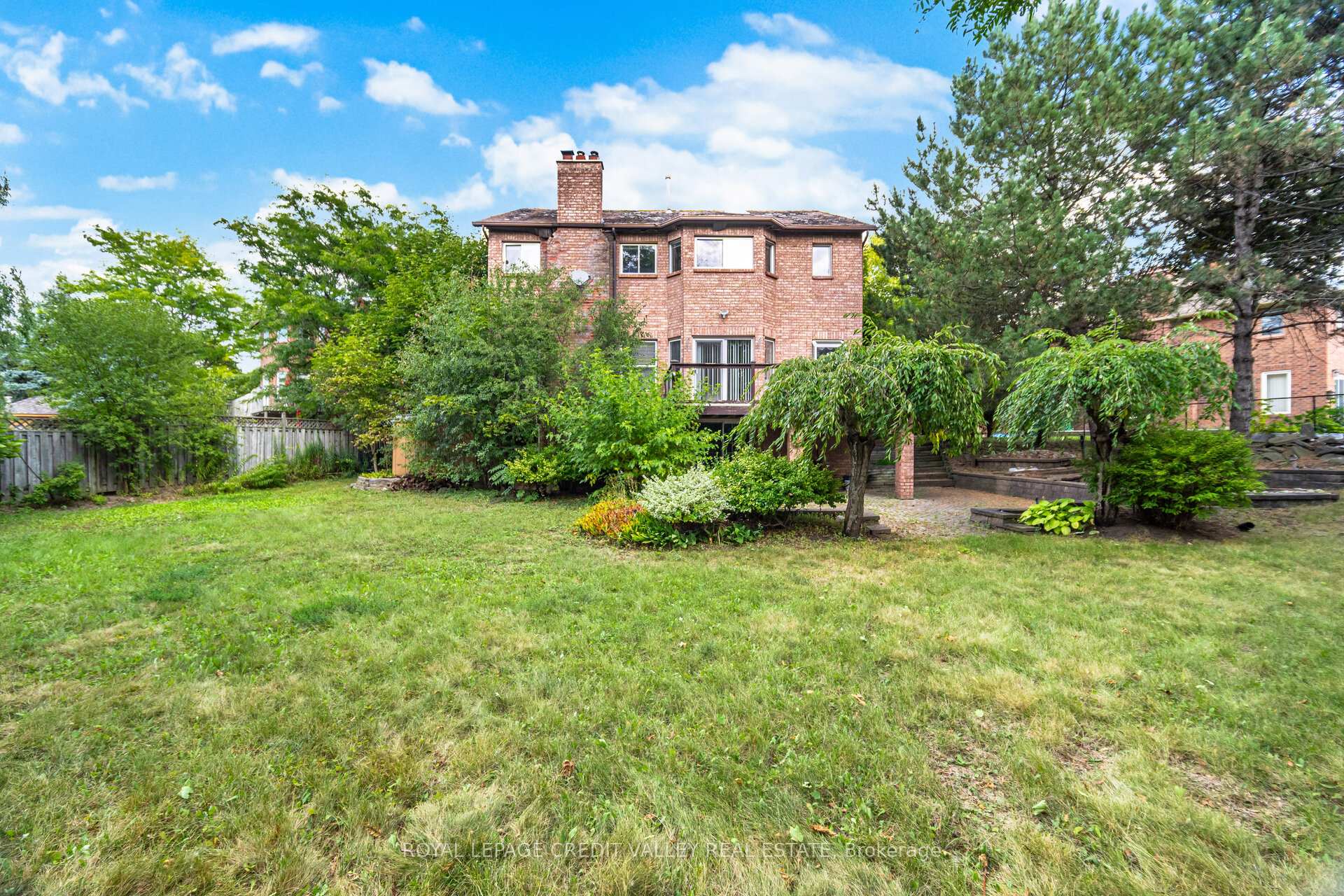 Photo 40 of 14 Starling Court, Brampton, Snelgrove — HOMEH