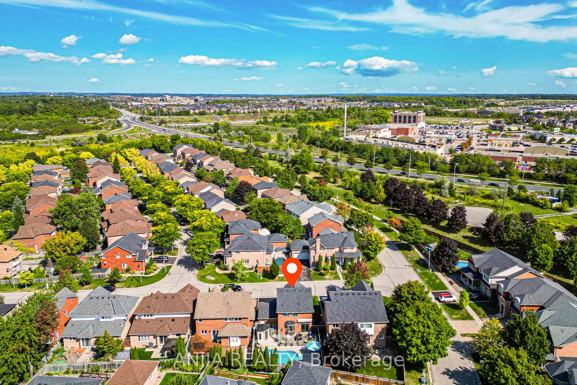 Photo 6 of 19 Redpoll Avenue, Markham, Legacy — HOMEH
