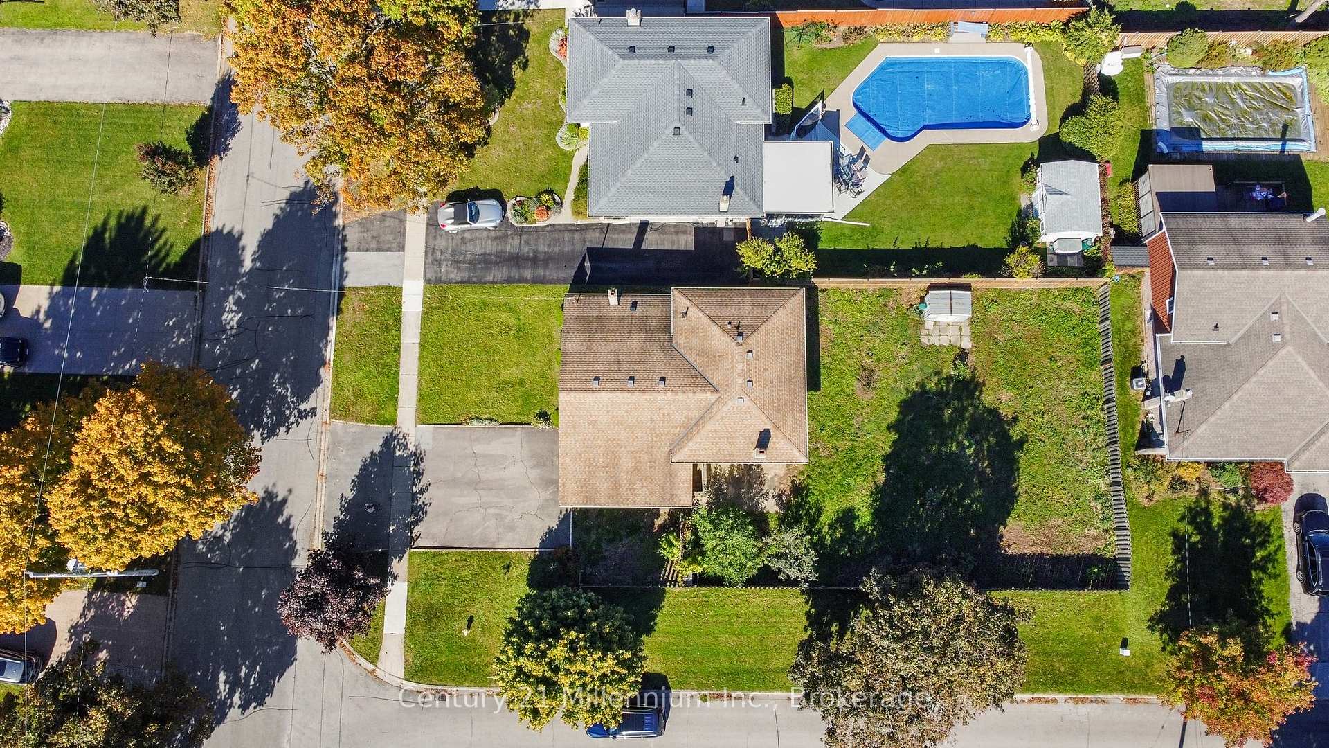 Photo 25 of 36 Shoreline Drive, St. Catharines, Lakeshore — HOMEH