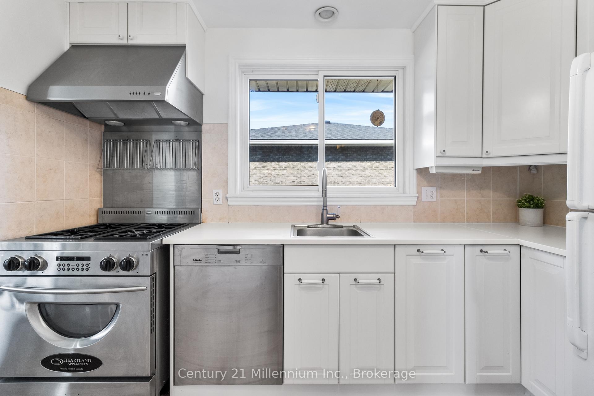 Photo 19 of 36 Shoreline Drive, St. Catharines, Lakeshore — HOMEH