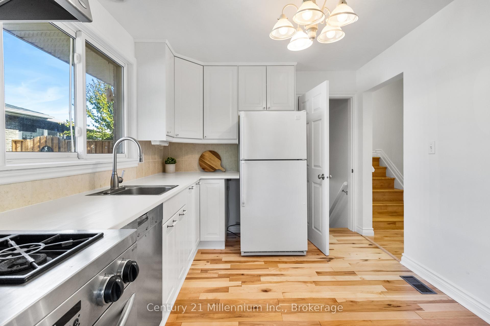 Photo 5 of 36 Shoreline Drive, St. Catharines, Lakeshore — HOMEH