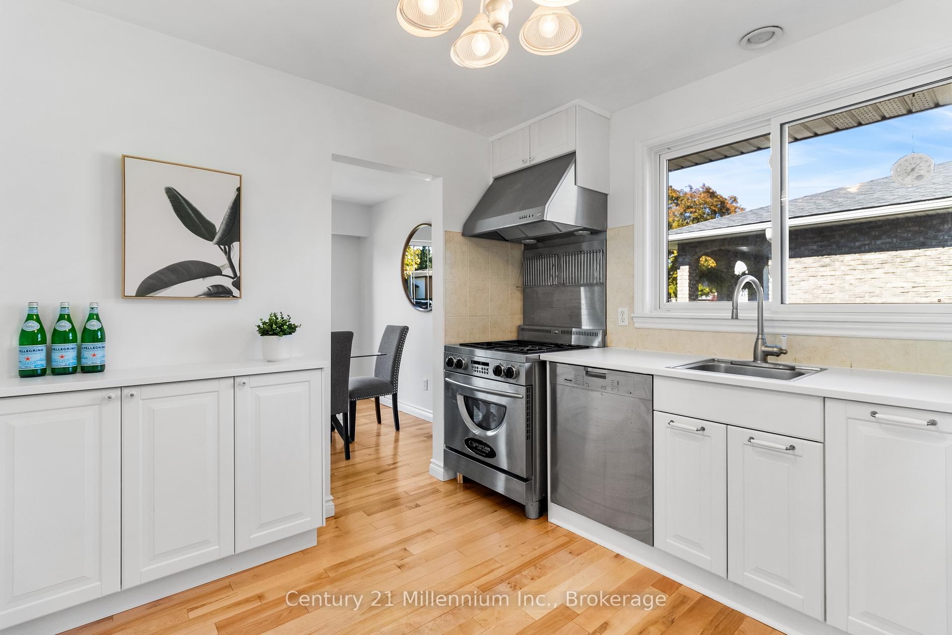Photo 18 of 36 Shoreline Drive, St. Catharines, Lakeshore — HOMEH