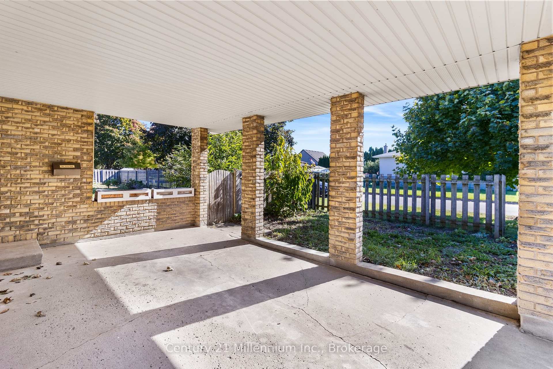 Photo 35 of 36 Shoreline Drive, St. Catharines, Lakeshore — HOMEH