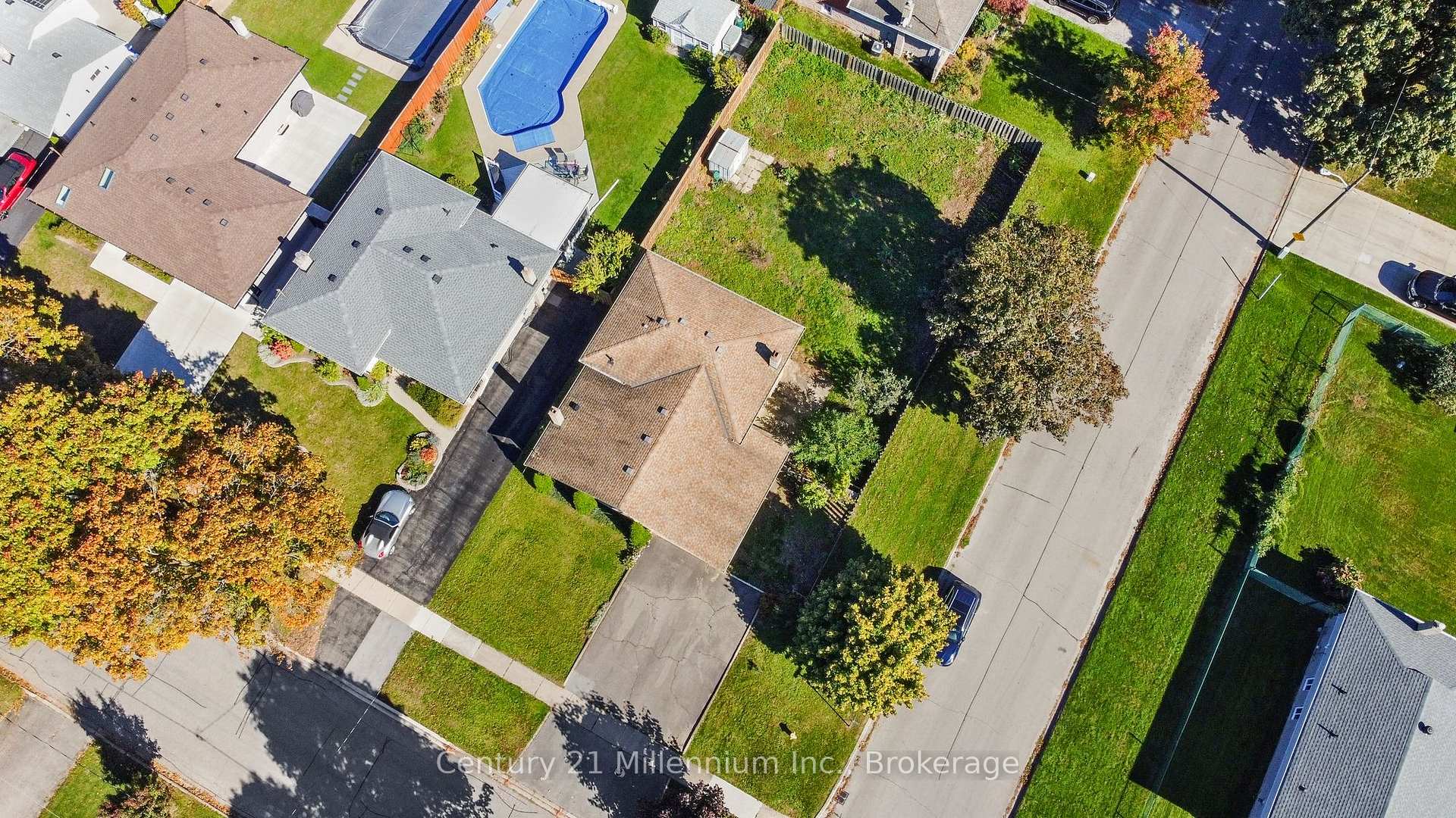 Photo 36 of 36 Shoreline Drive, St. Catharines, Lakeshore — HOMEH