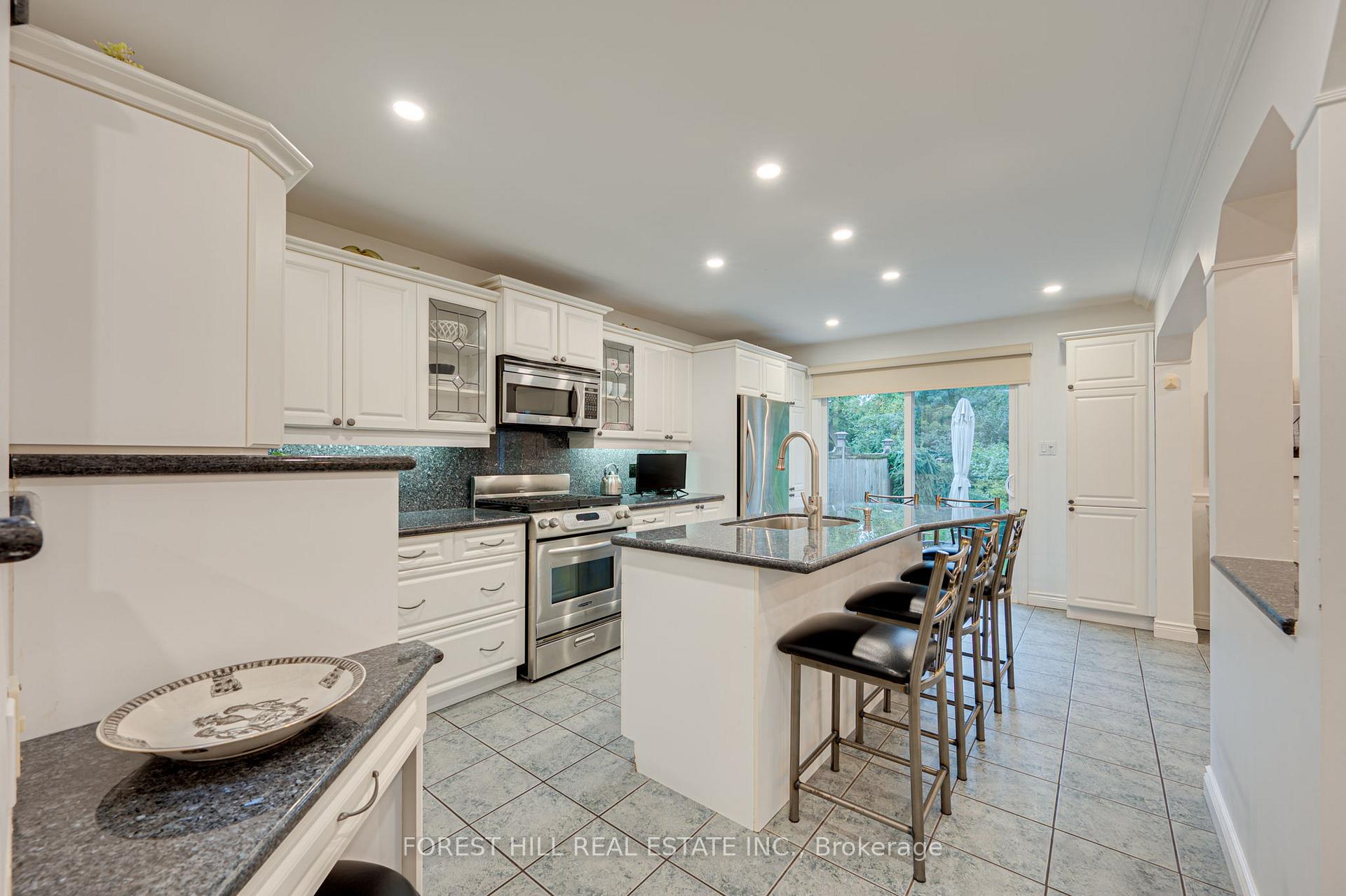 Photo 4 of 168 Borrows Street, Vaughan, Lakeview Estates — HOMEH