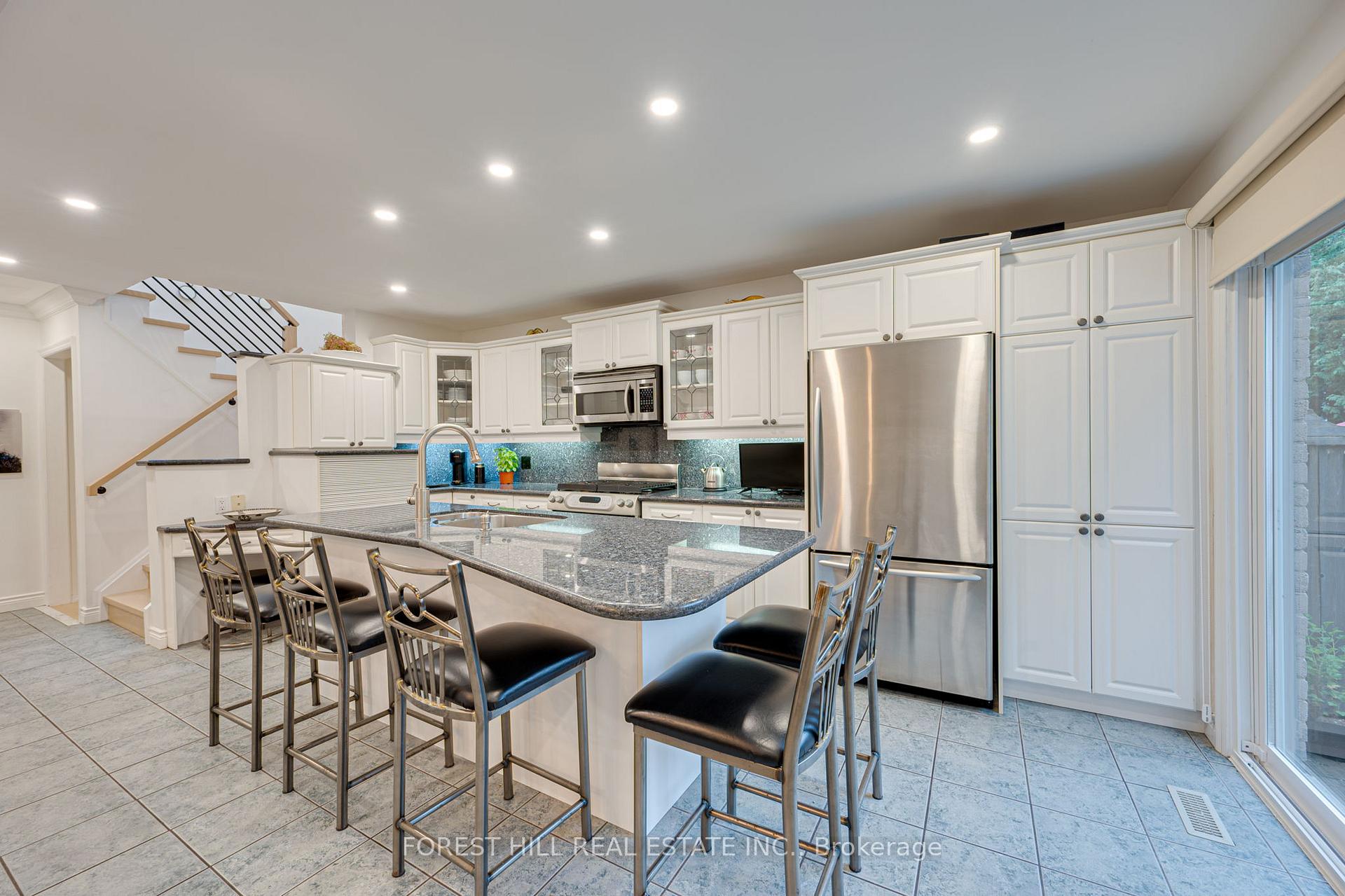Photo 5 of 168 Borrows Street, Vaughan, Lakeview Estates — HOMEH