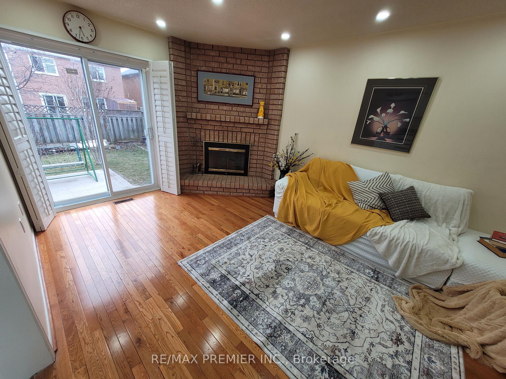 Photo 25 of 40 Kentucky Drive, Brampton, Fletcher's Creek South — HOMEH