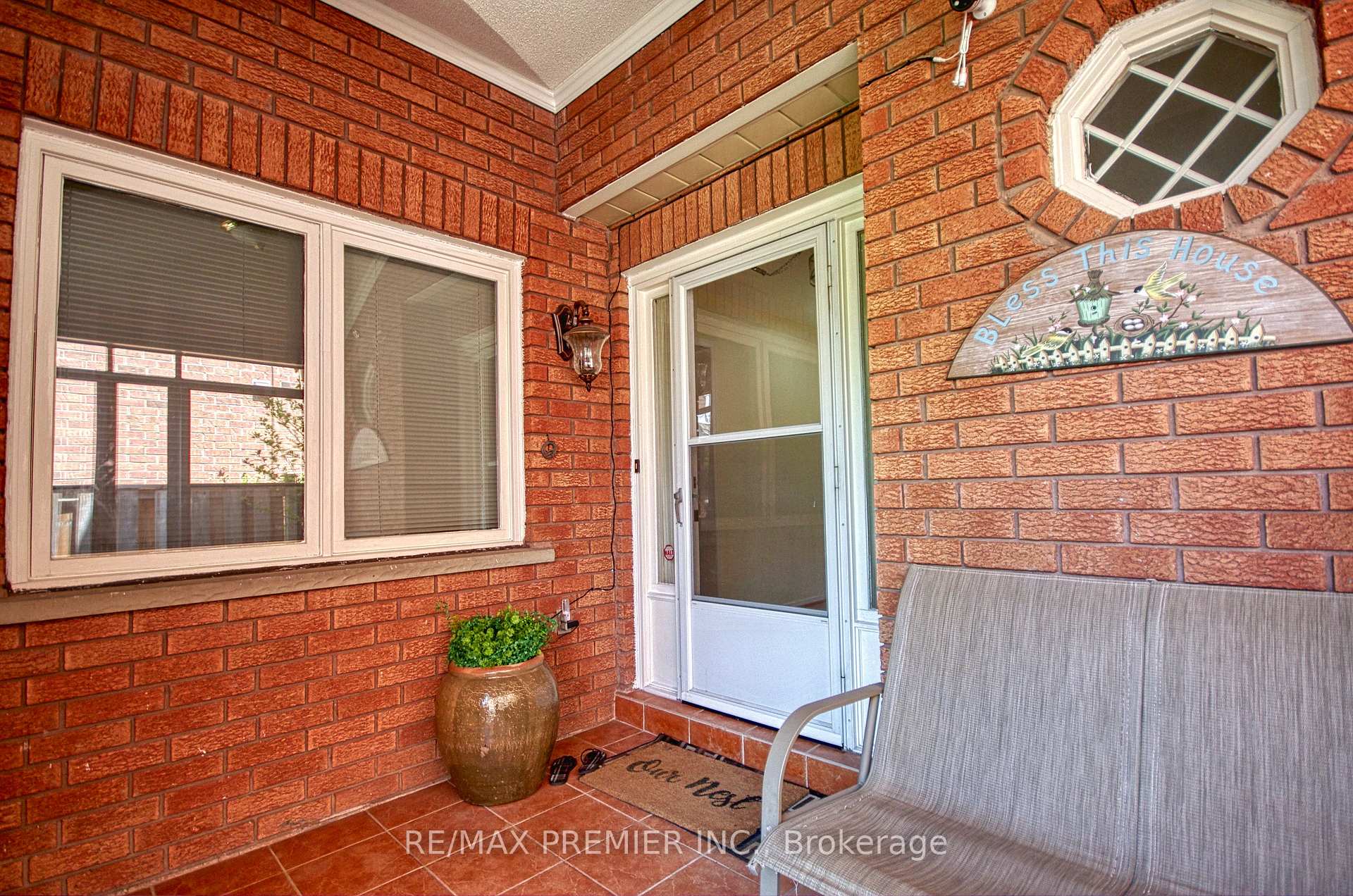 Photo 31 of 40 Kentucky Drive, Brampton, Fletcher's Creek South — HOMEH