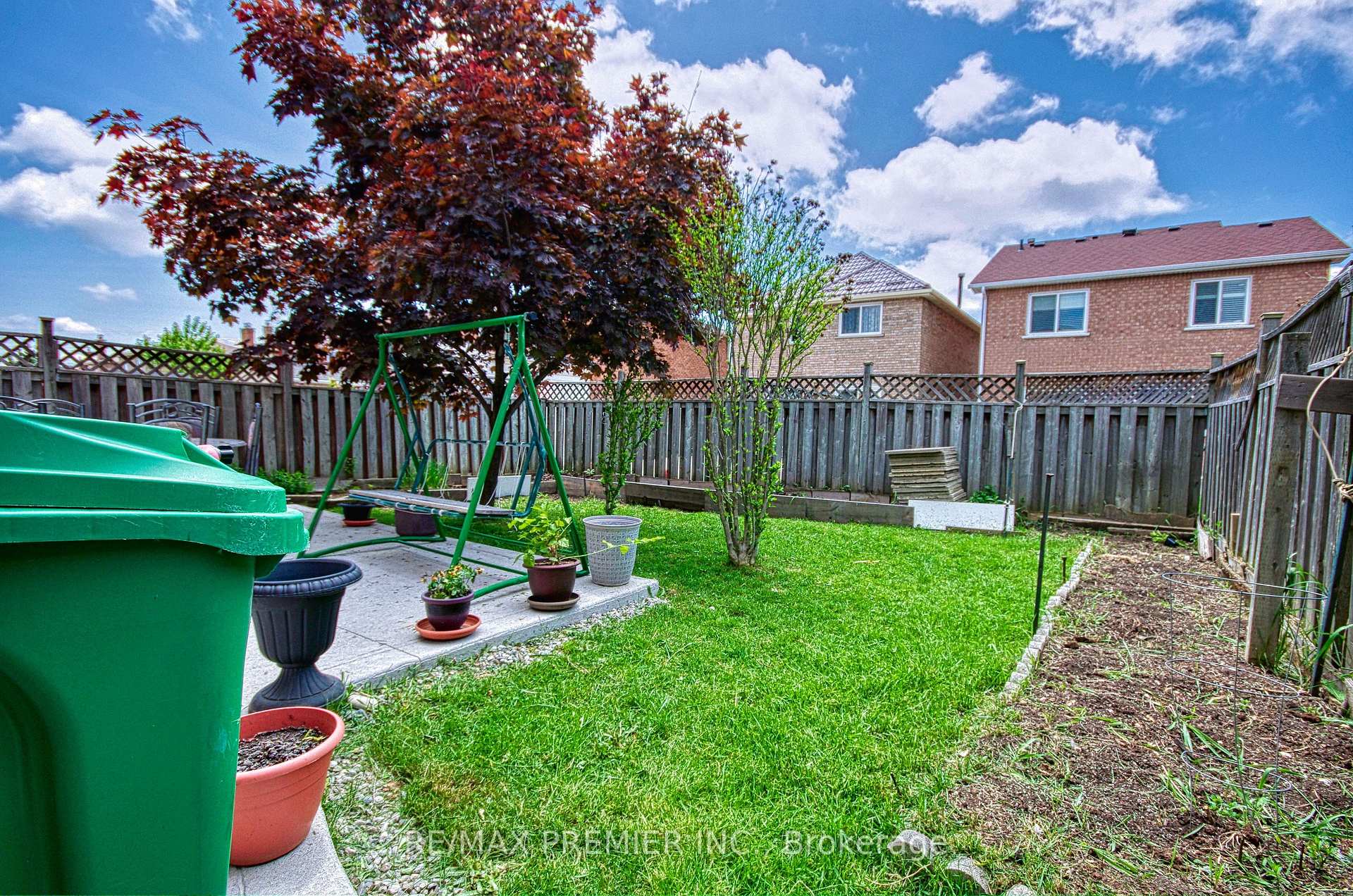 Photo 27 of 40 Kentucky Drive, Brampton, Fletcher's Creek South — HOMEH