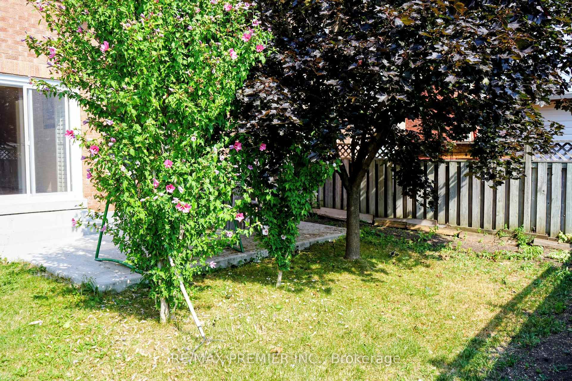 Photo 32 of 40 Kentucky Drive, Brampton, Fletcher's Creek South — HOMEH
