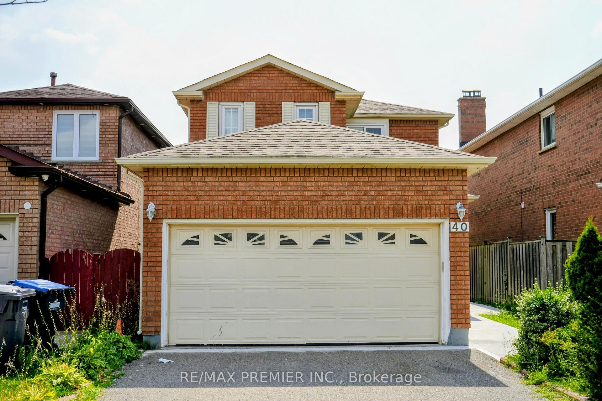 Photo 29 of 40 Kentucky Drive, Brampton, Fletcher's Creek South — HOMEH