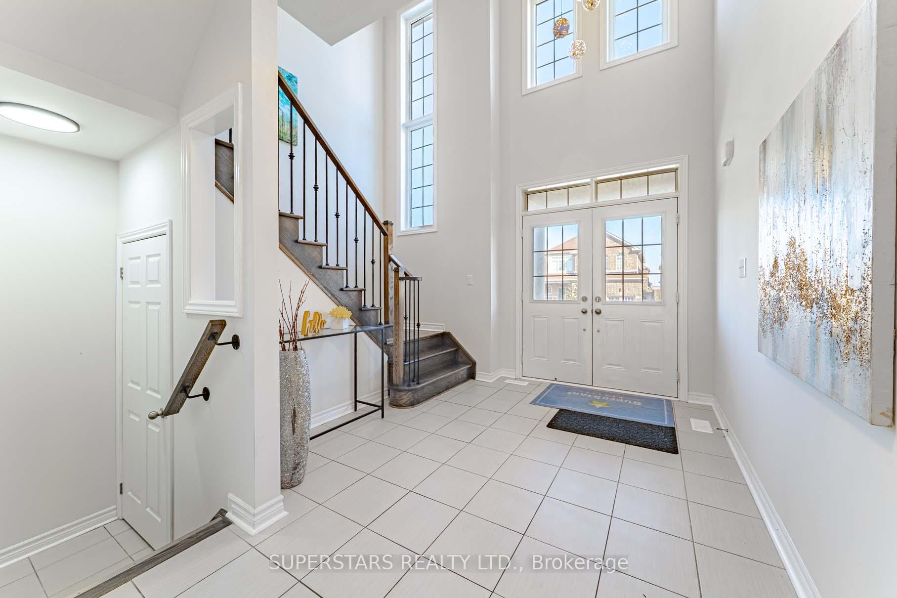 Photo 3 of 988 Wrenwood Drive, Oshawa, Taunton — HOMEH