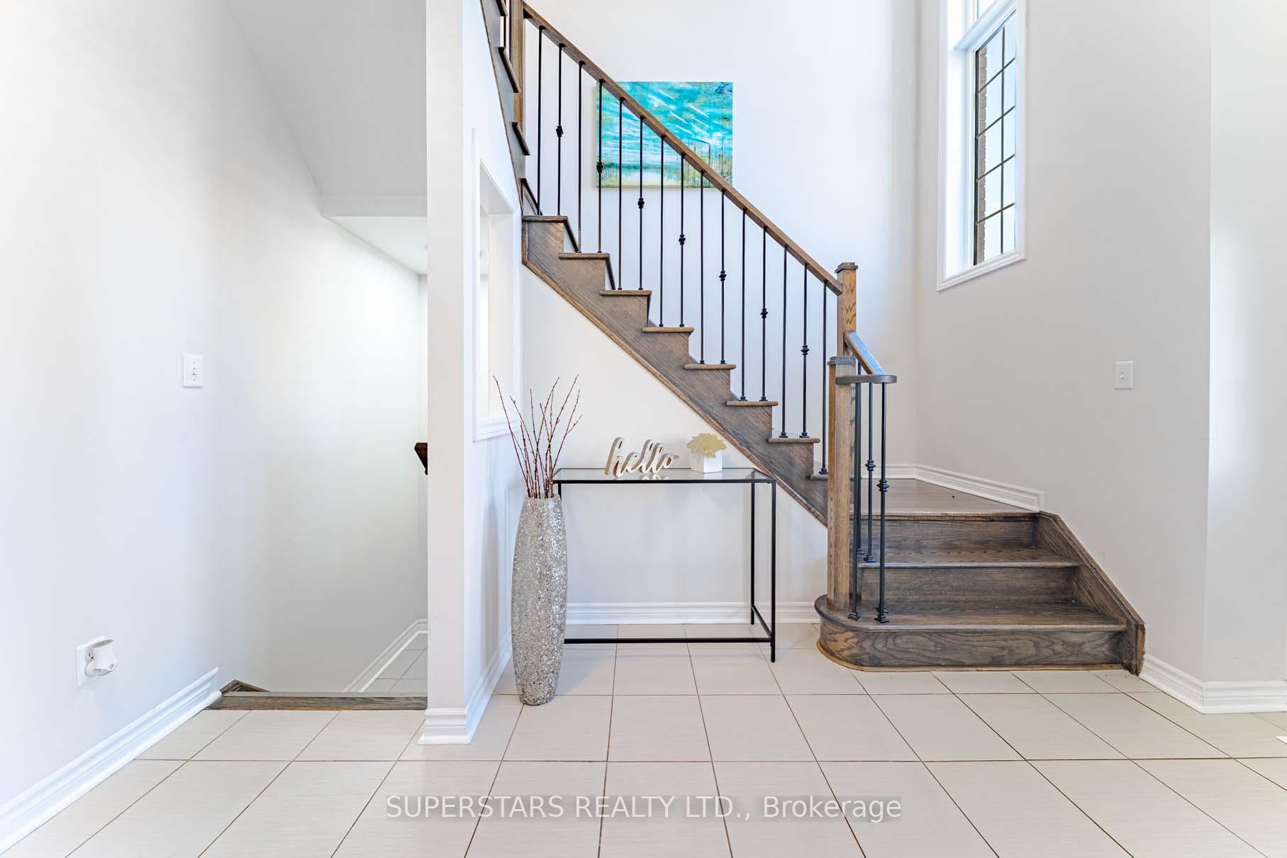 Photo 4 of 988 Wrenwood Drive, Oshawa, Taunton — HOMEH