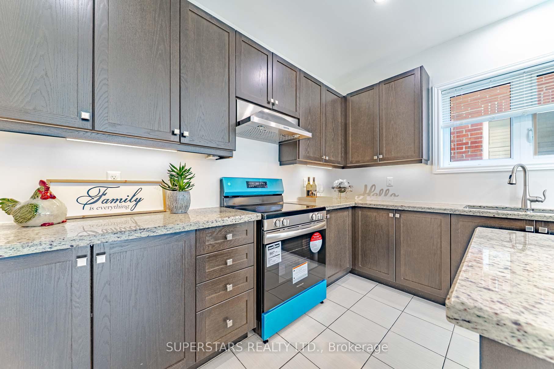 Photo 7 of 988 Wrenwood Drive, Oshawa, Taunton — HOMEH