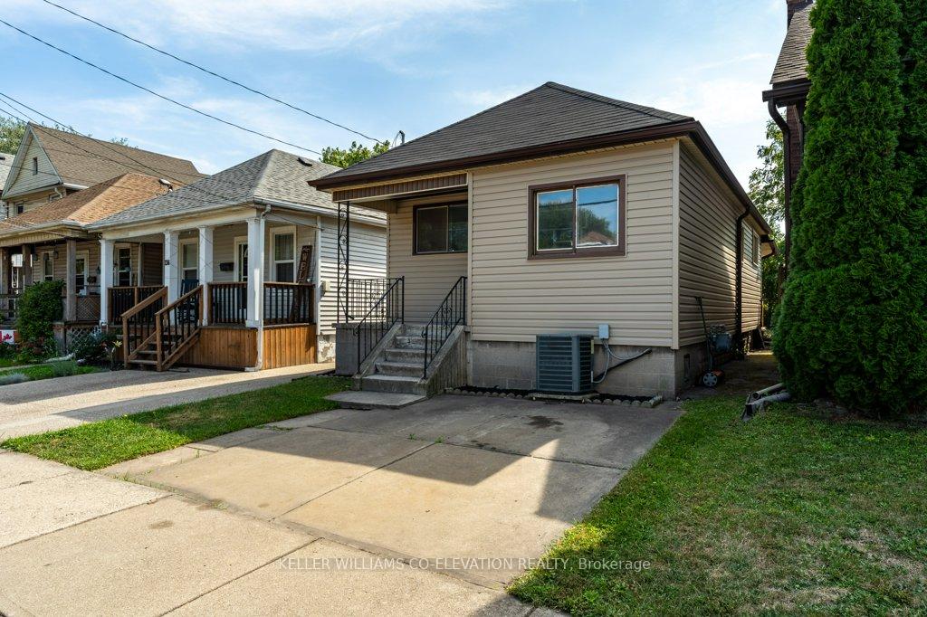 Photo 4 of 134 Mcanulty Boulevard, Hamilton, Industrial Sector — HOMEH