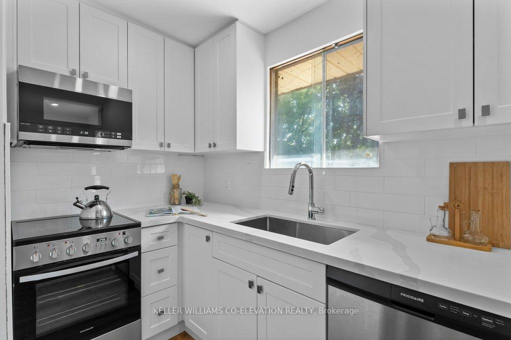 Photo 23 of 134 Mcanulty Boulevard, Hamilton, Industrial Sector — HOMEH