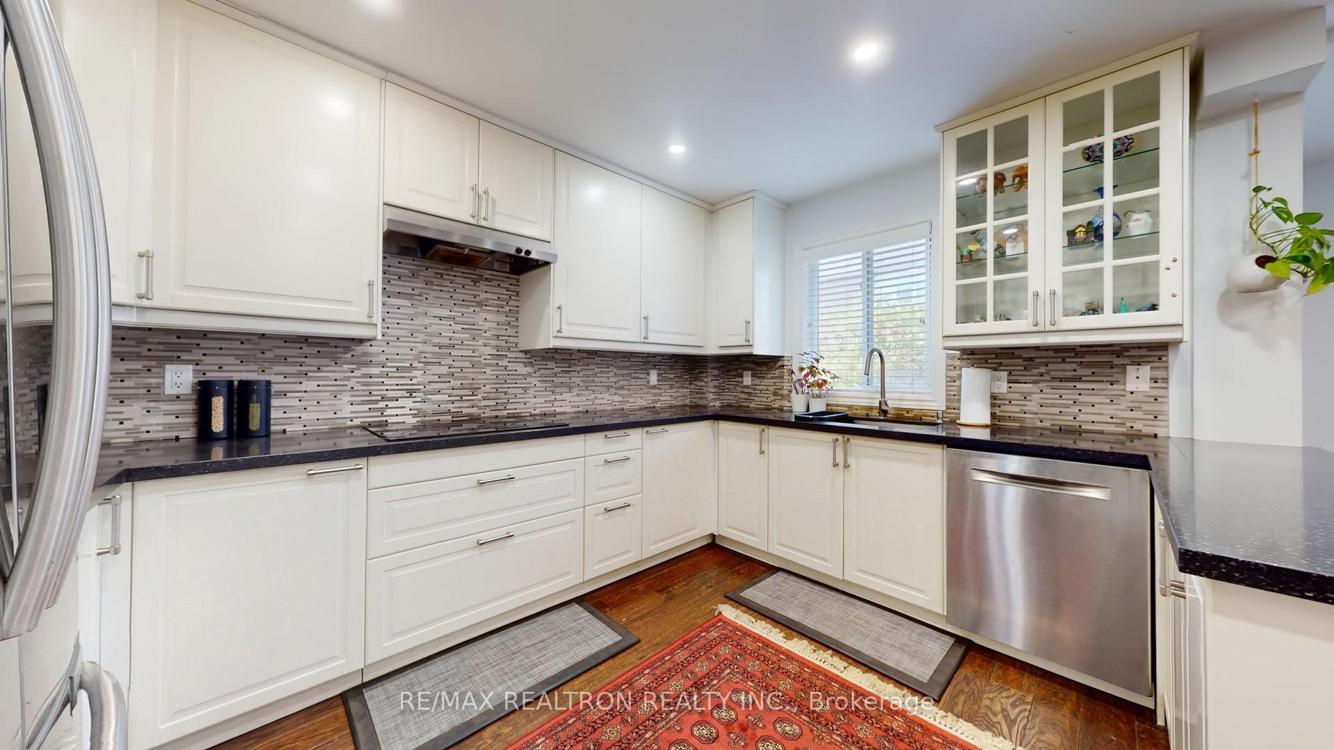 Photo 9 of 24 Monte Cristi Street, Vaughan, Maple — HOMEH
